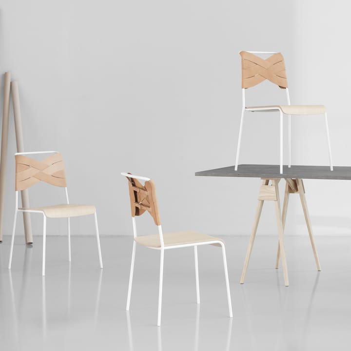 Torso tuoli, Tammi, luonnonvärinen nahka, kromijalat Design House Stockholm
