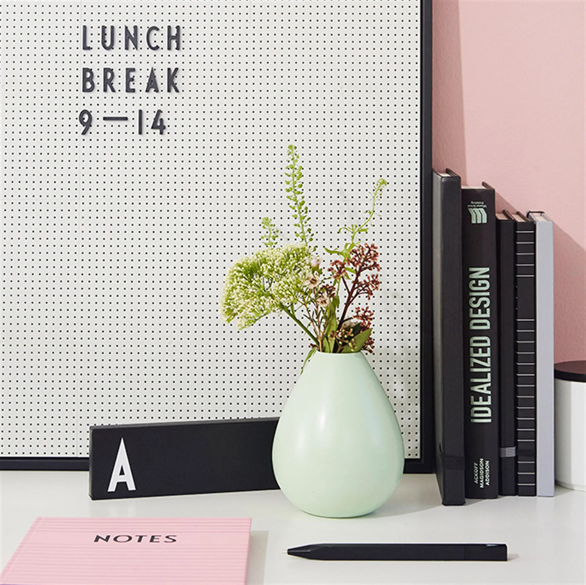 Design Letters kirjainlaatikko, Mustat kirjaimet Design Letters