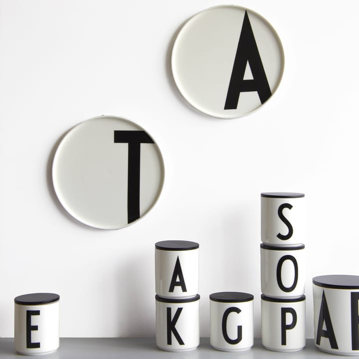 Design Letters lautanen - Y - Design Letters