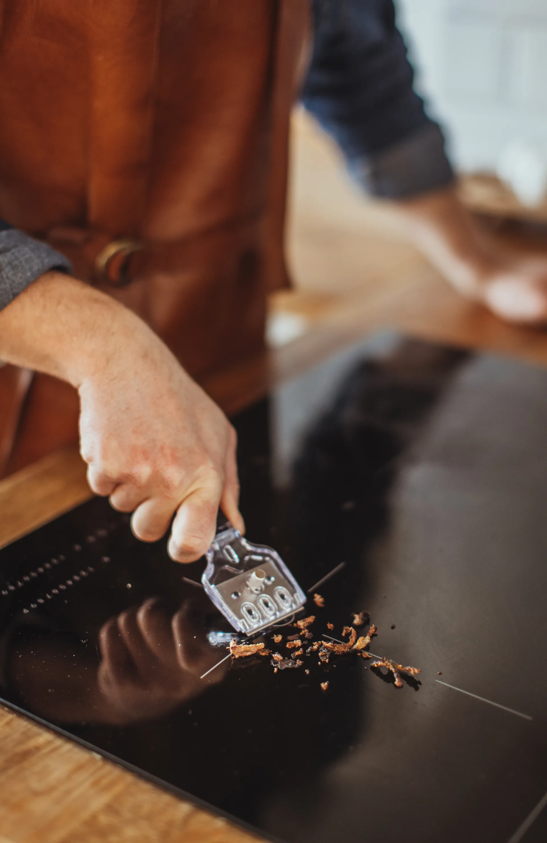 Hema liesitasin musta 5 extraterääää, 16x5,4x1,8 cm Dorre