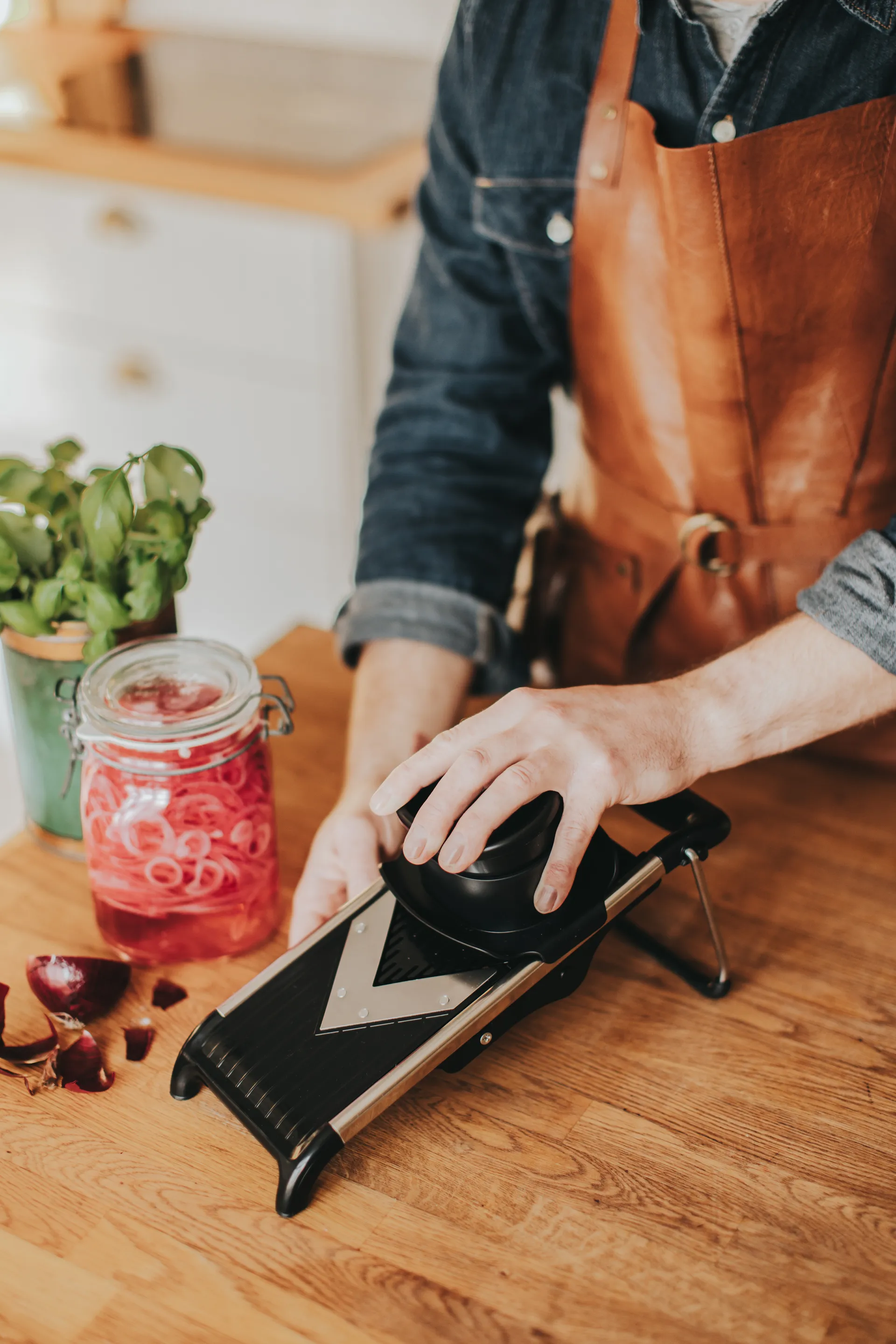 Mara mandoliini jalustalla, 31,3×14,2×10,5 cm Dorre