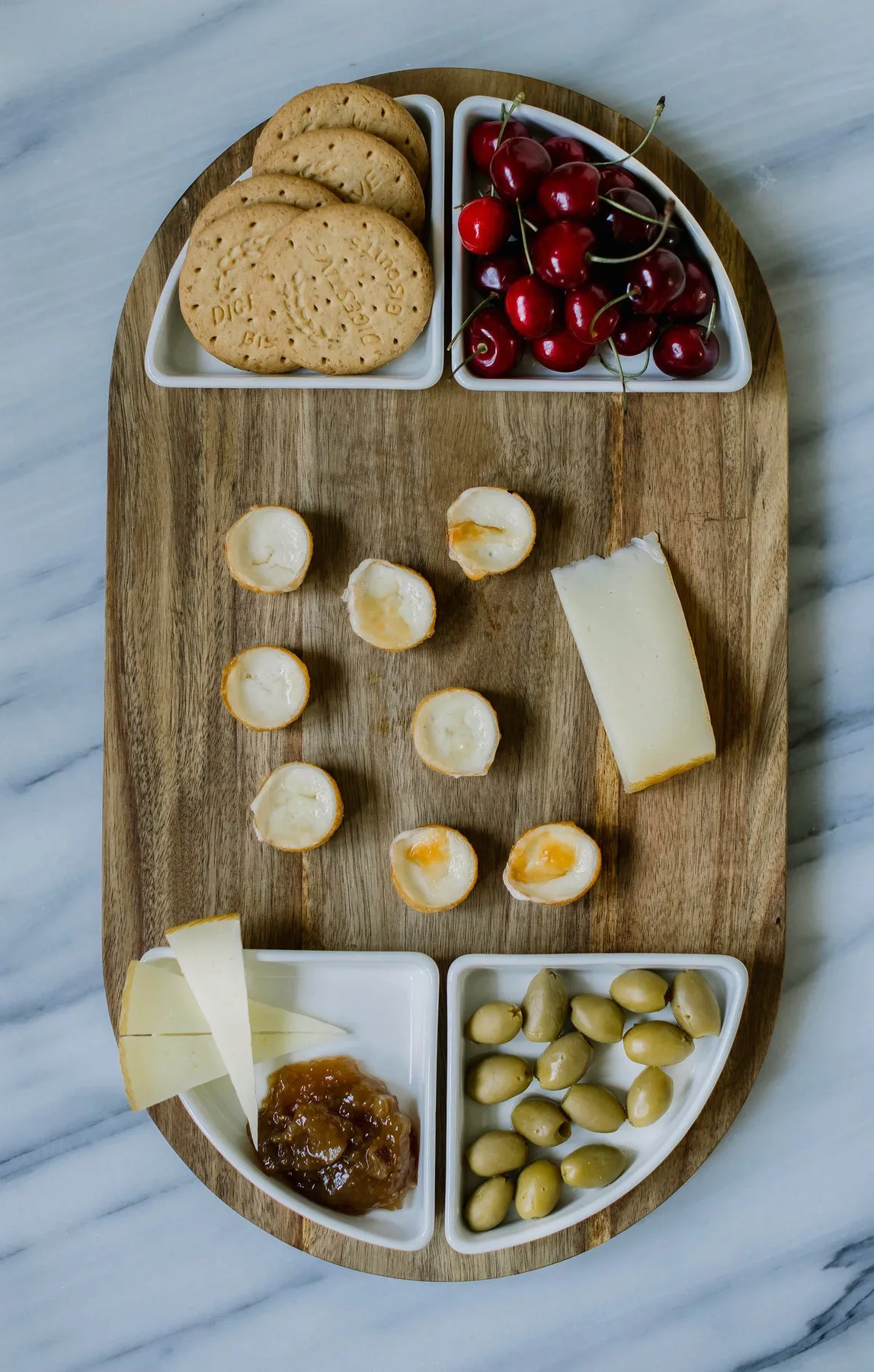 Sevyn tarjoilualusta + kulho 5 osaa, Akasia-valkoinen posliini Dorre