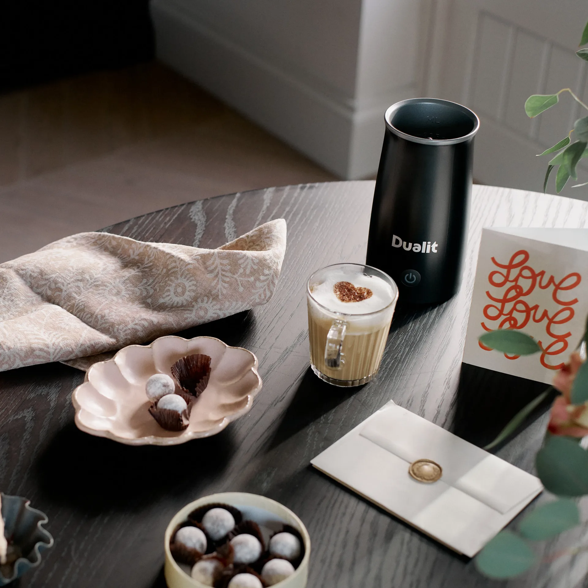 Dualit maidonvaahdotin suklaatoiminnolla 20,5 cm., Musta Dualit