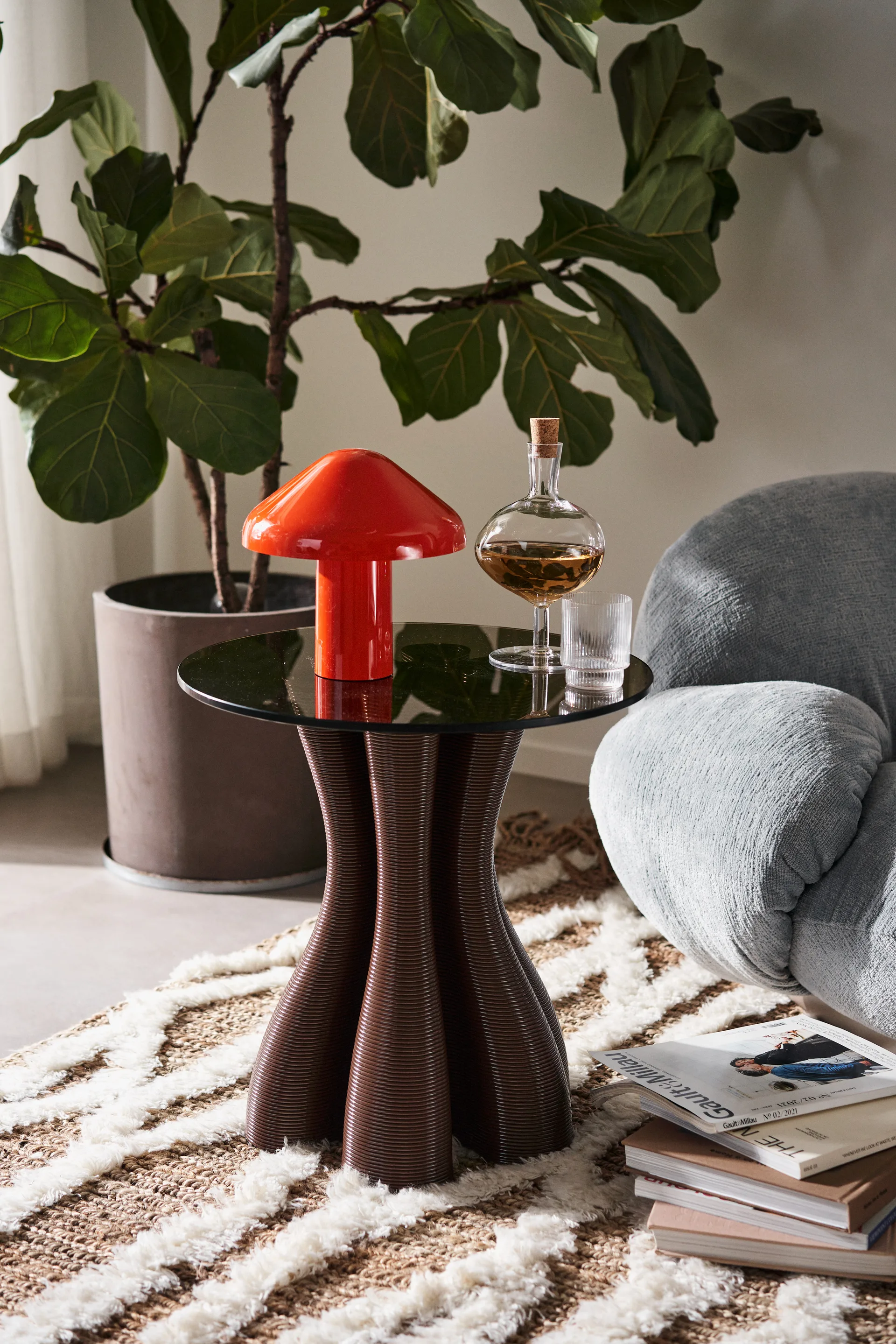 Anemone sivupöytä Ø50 cm, Chocolate Ekbacken Studios