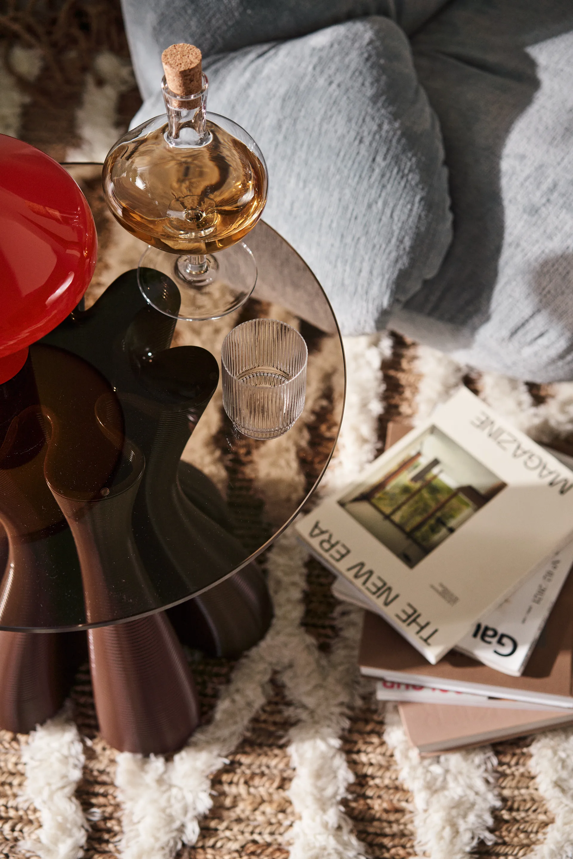 Anemone sivupöytä Ø50 cm, Chocolate Ekbacken Studios