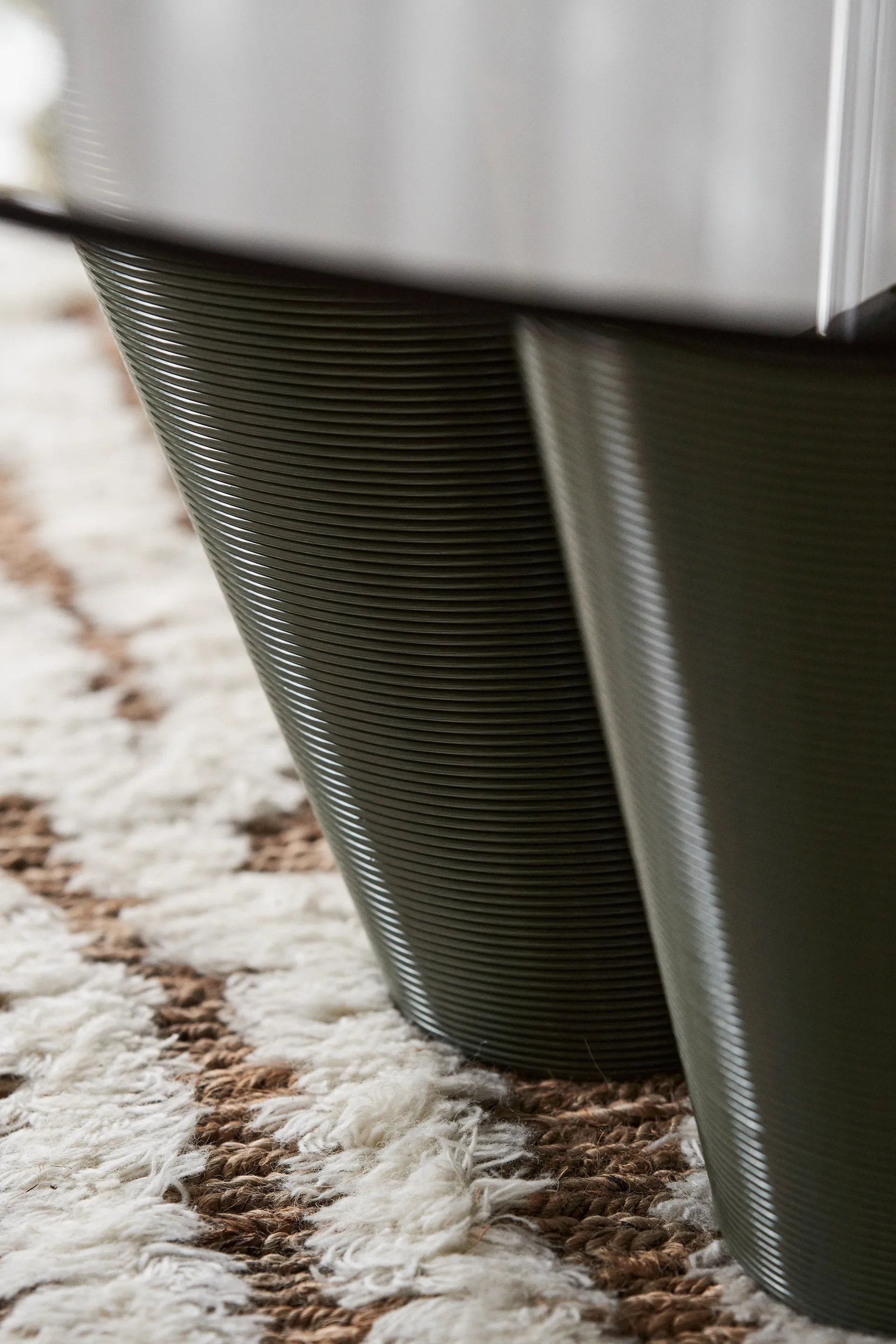 Anemone sohvapöytä Ø110 cm, Olive Ekbacken Studios