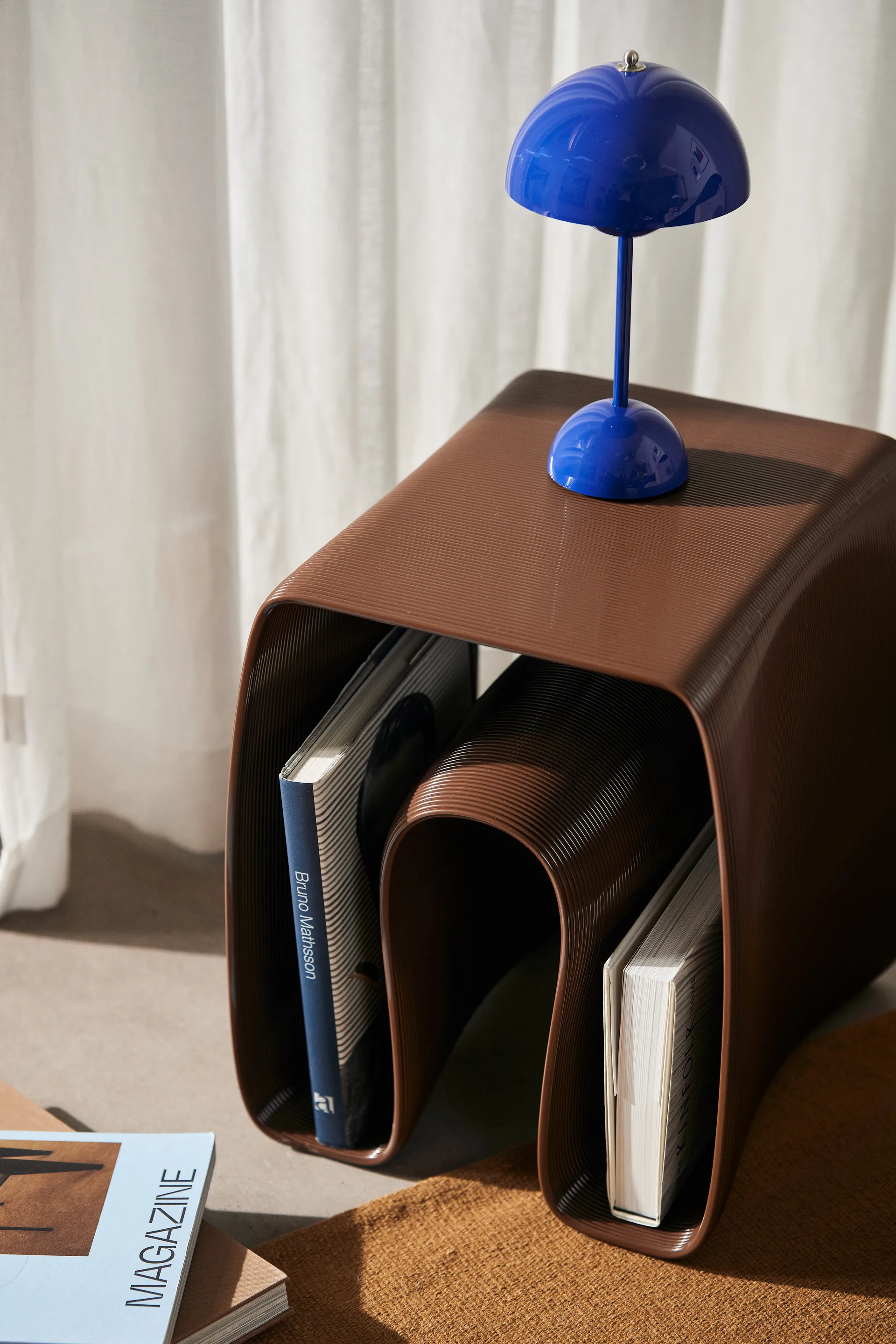 Eel sivupöytä 38x40 cm, Chocolate Ekbacken Studios