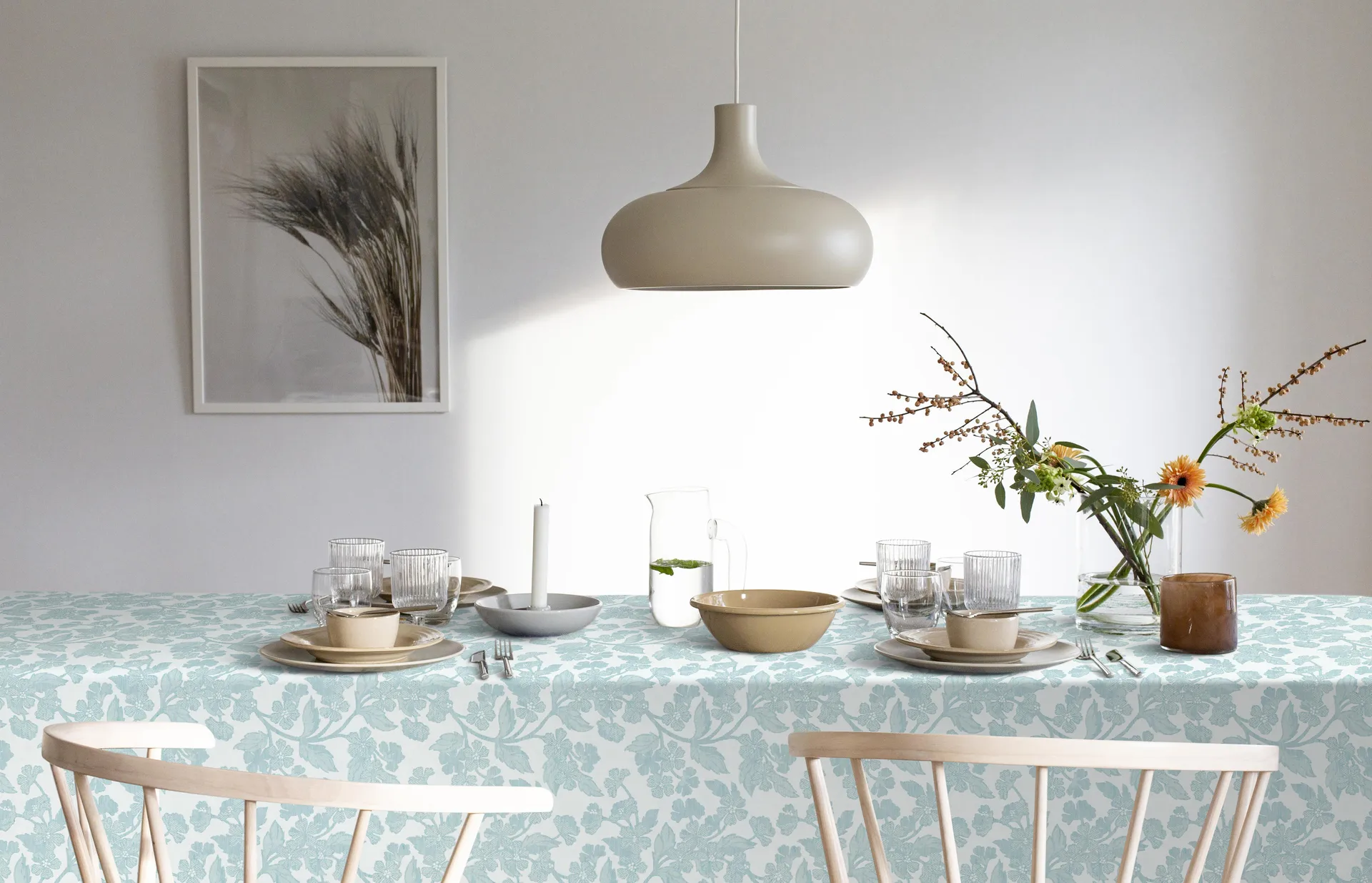 Blomranka pöytäliina, 150 x 150 cm Ekelund Linneväveri