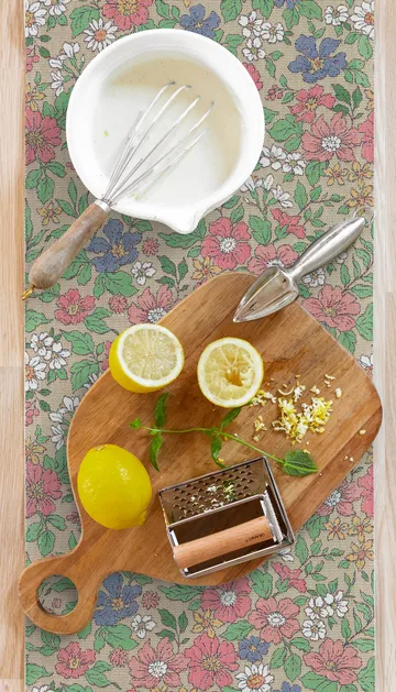 Blomsteräng kaitaliina - 35 x 120 cm - Ekelund Linneväveri