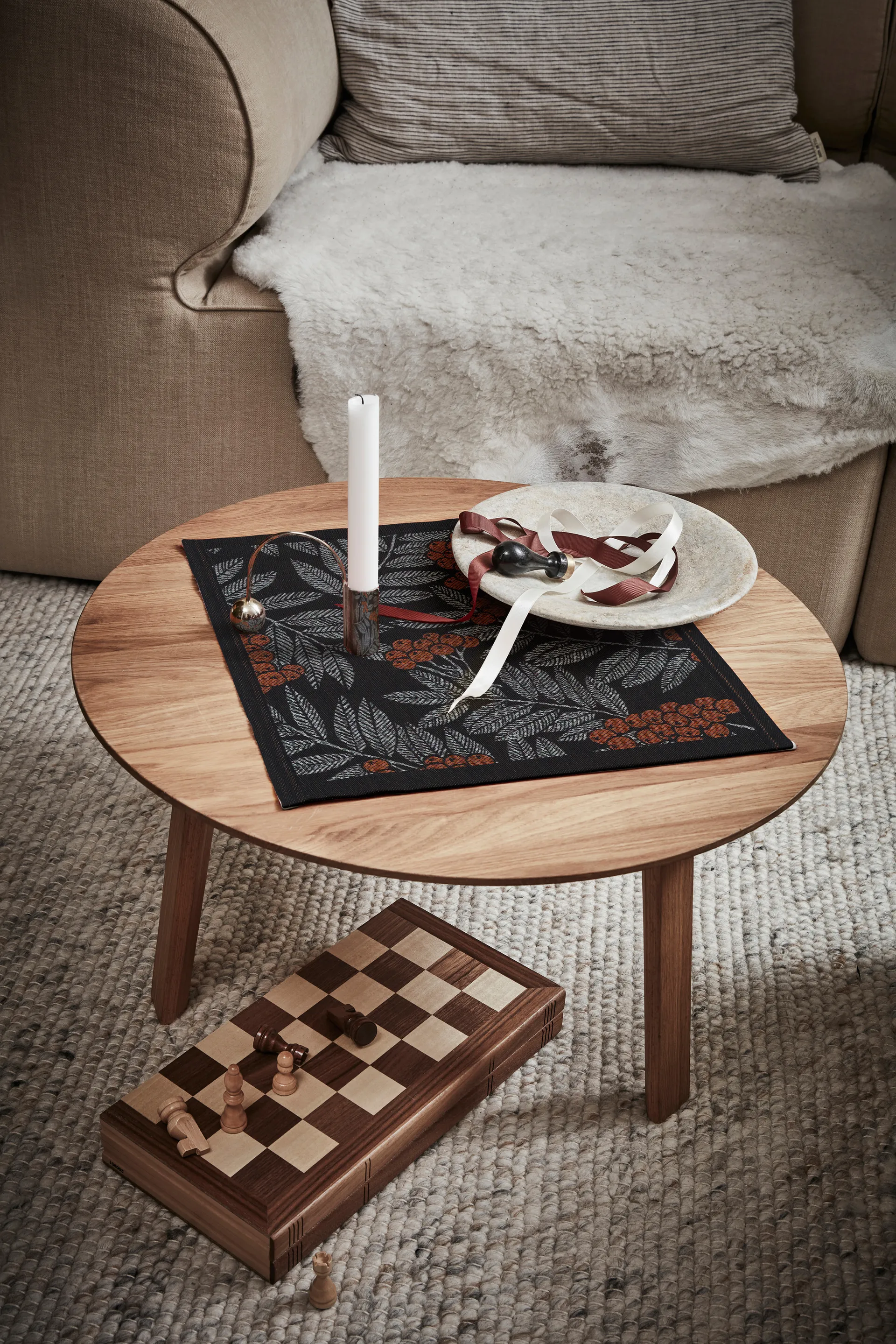 Rönnbärsblad lautasliina, 35 x 35 cm Ekelund Linneväveri