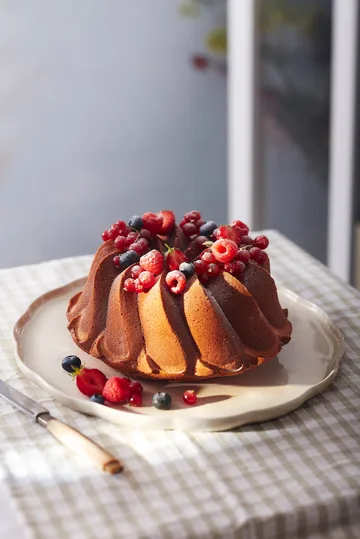 Emile Henry Madeleine tarjoiluvati - Cream, pyöreä - Emile Henry