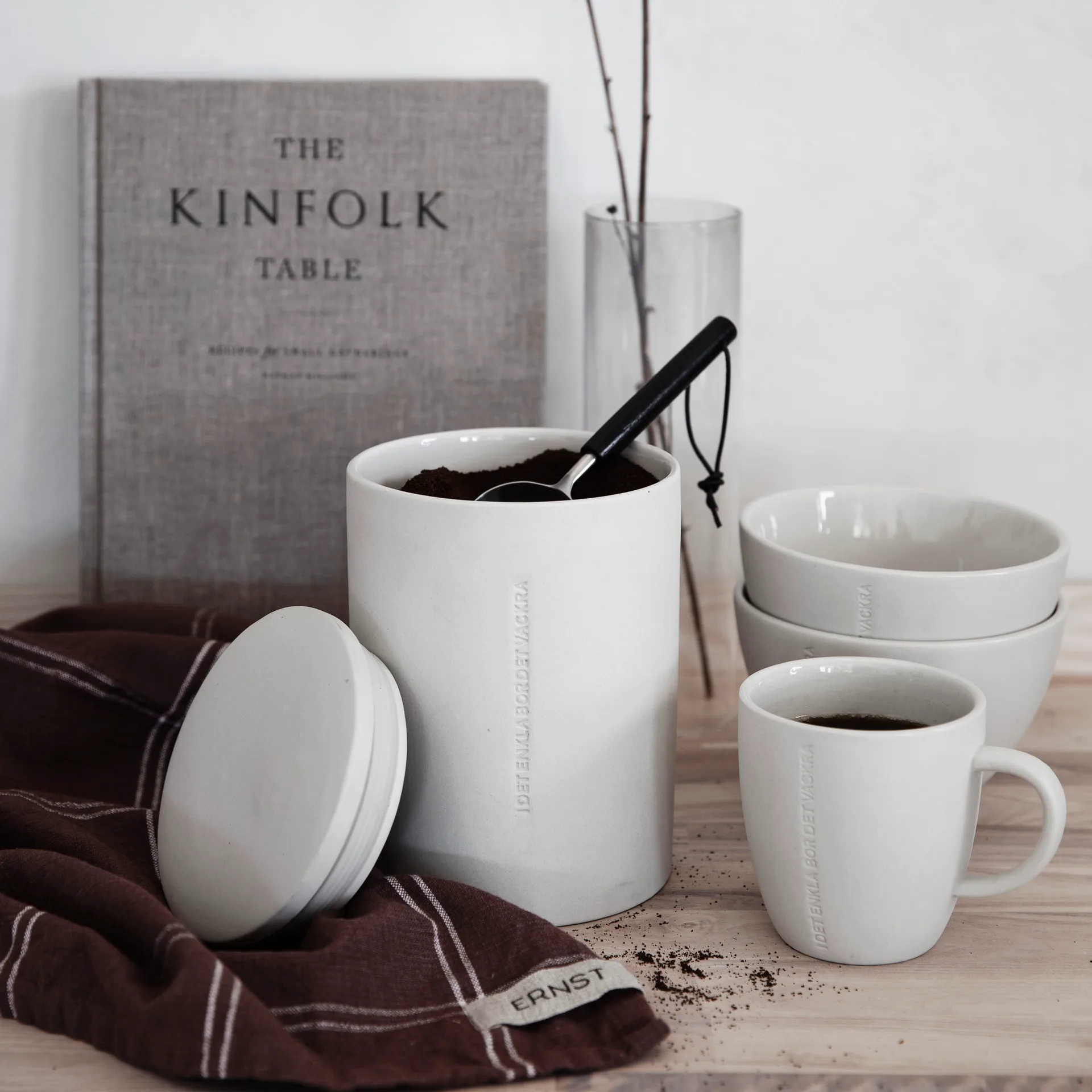 Ernst kahvimitta puukahvalla, musta ERNST