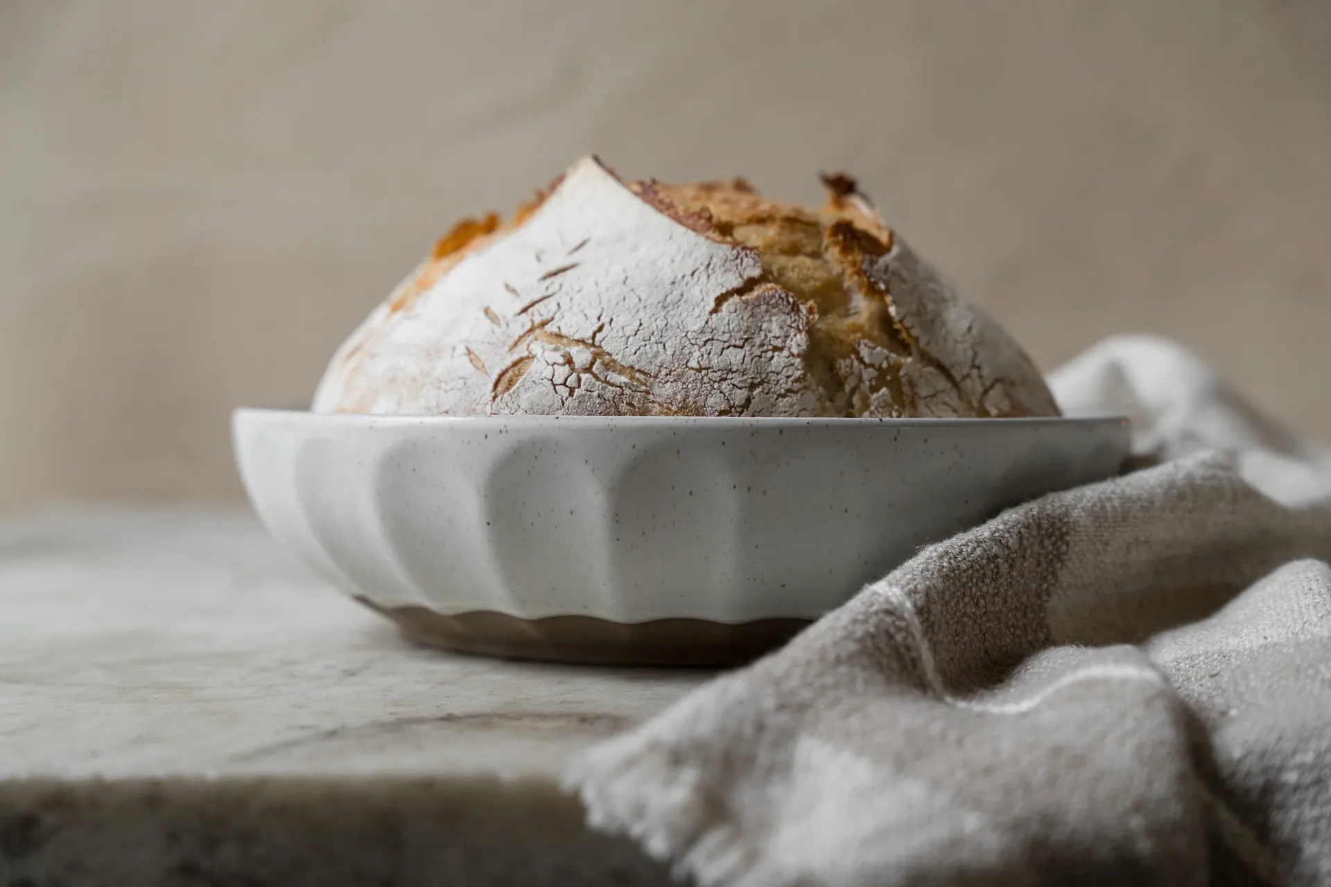 Ernst-kulho kivitavara, Valkoinen–luonnollinen, Ø24 cm ERNST