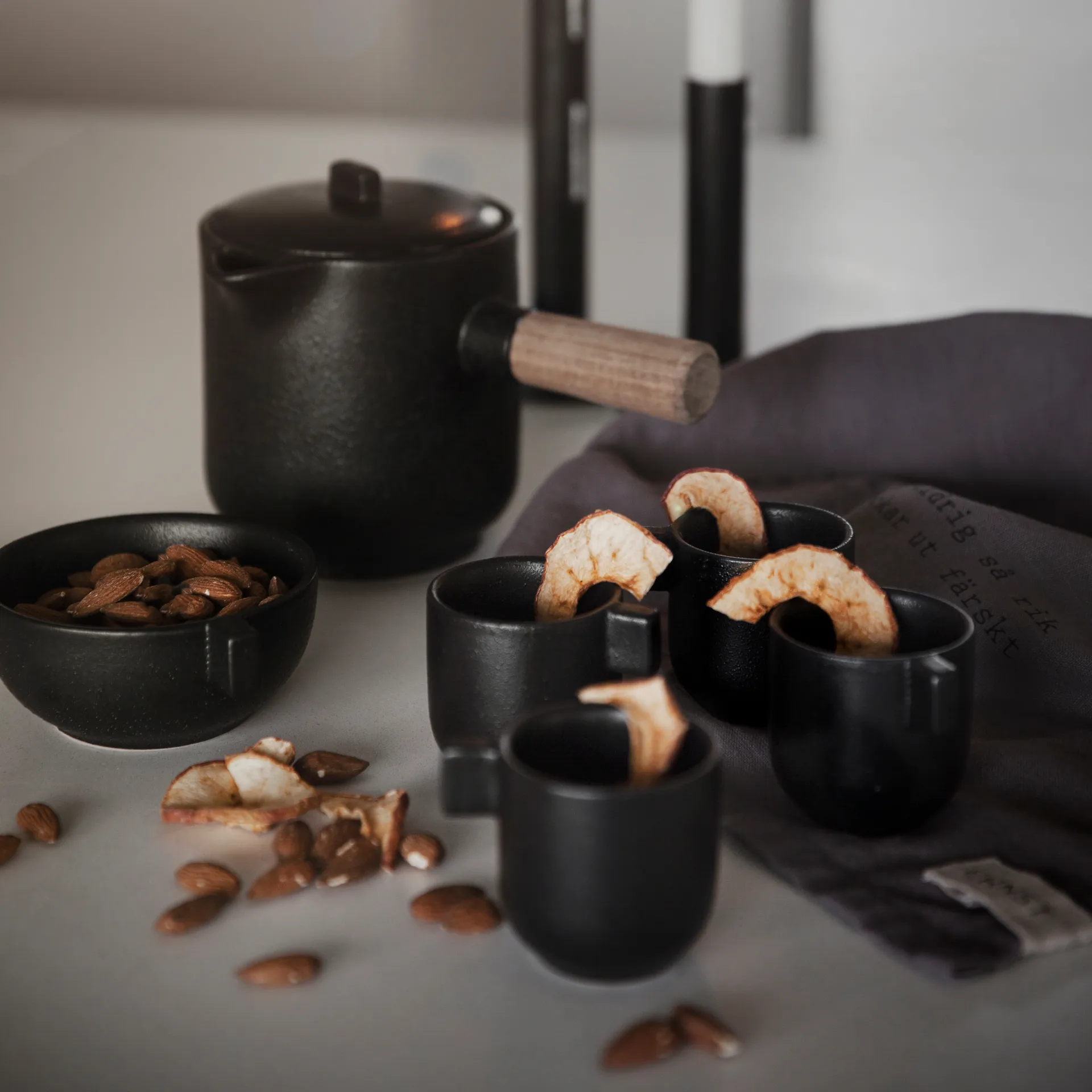 Ernst kulho korvalla Ø 11 cm, Musta ERNST