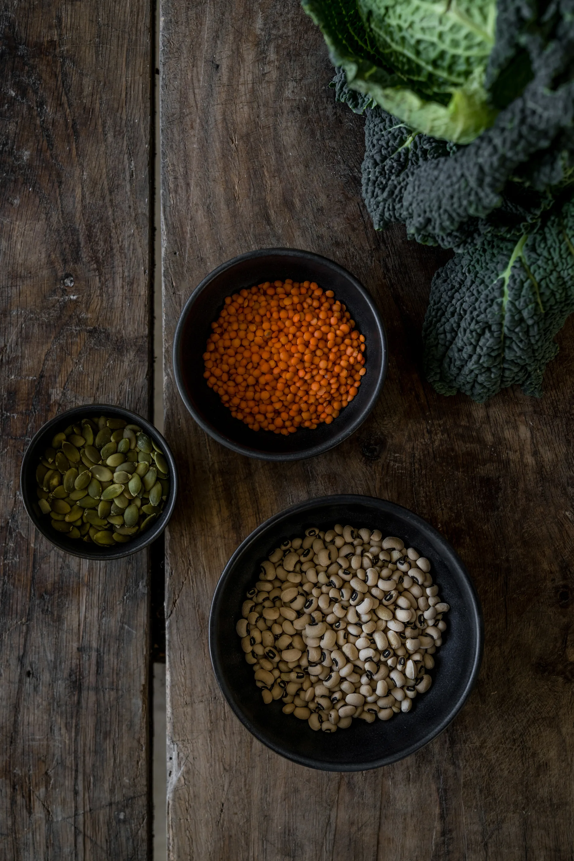 Ernst kulho, Mattsvart-natur pohja, Ø11 cm ERNST