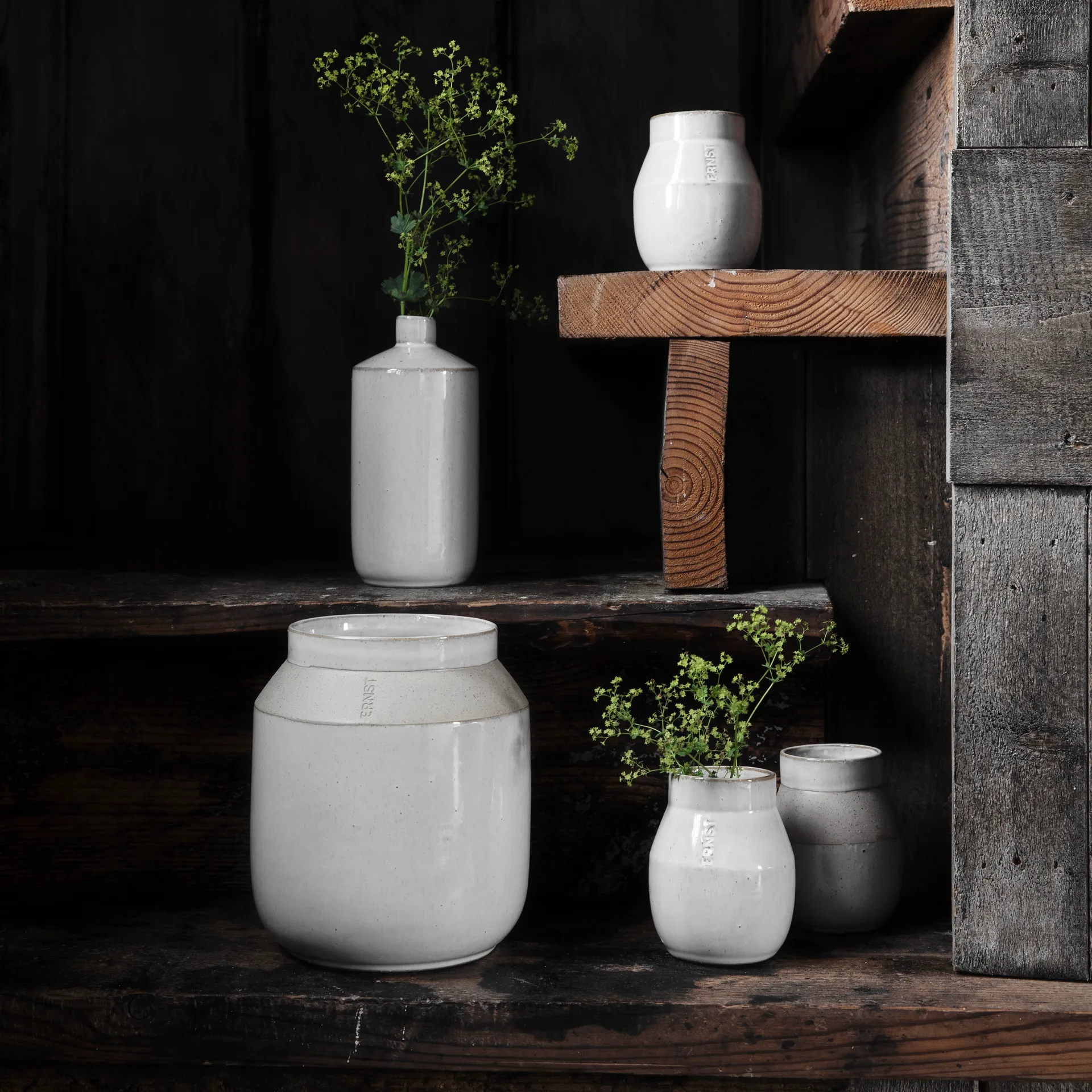 Ernst maljakko reunuksella, 10 cm ERNST