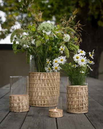 Ernst maljakko/tuikkulyhty korissa - Natural, Ø7×8,5 cm - ERNST