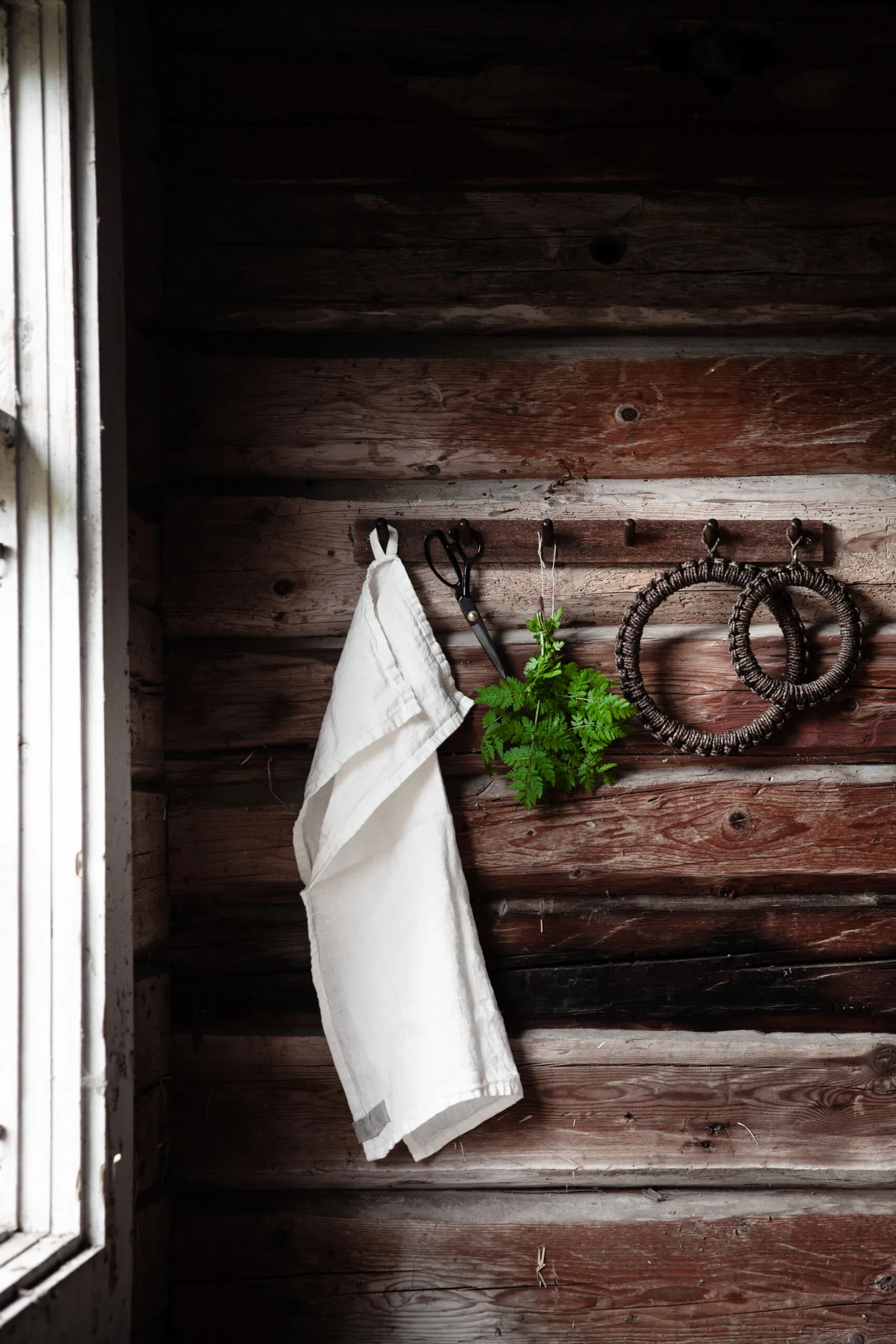 Ernst padanalunen tummanruskea, Ø 18 cm ERNST