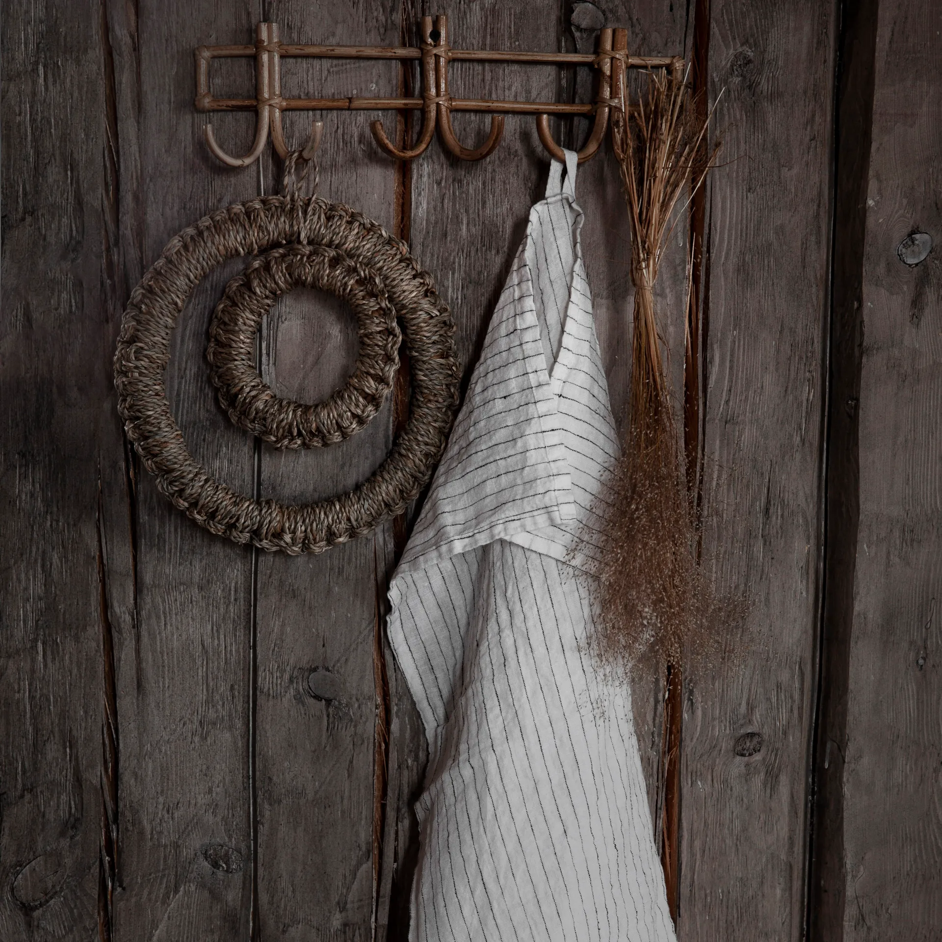 Ernst pannunalunen, luonnonvärinen, 24 cm ERNST