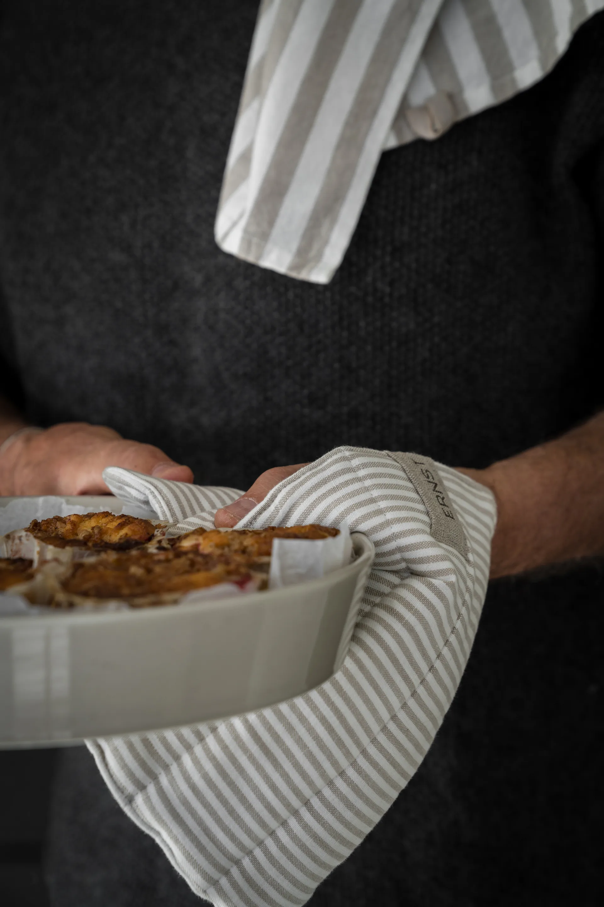 Ernst patalappu raidallinen 23x25 cm, Beige-valkoinen raita ERNST