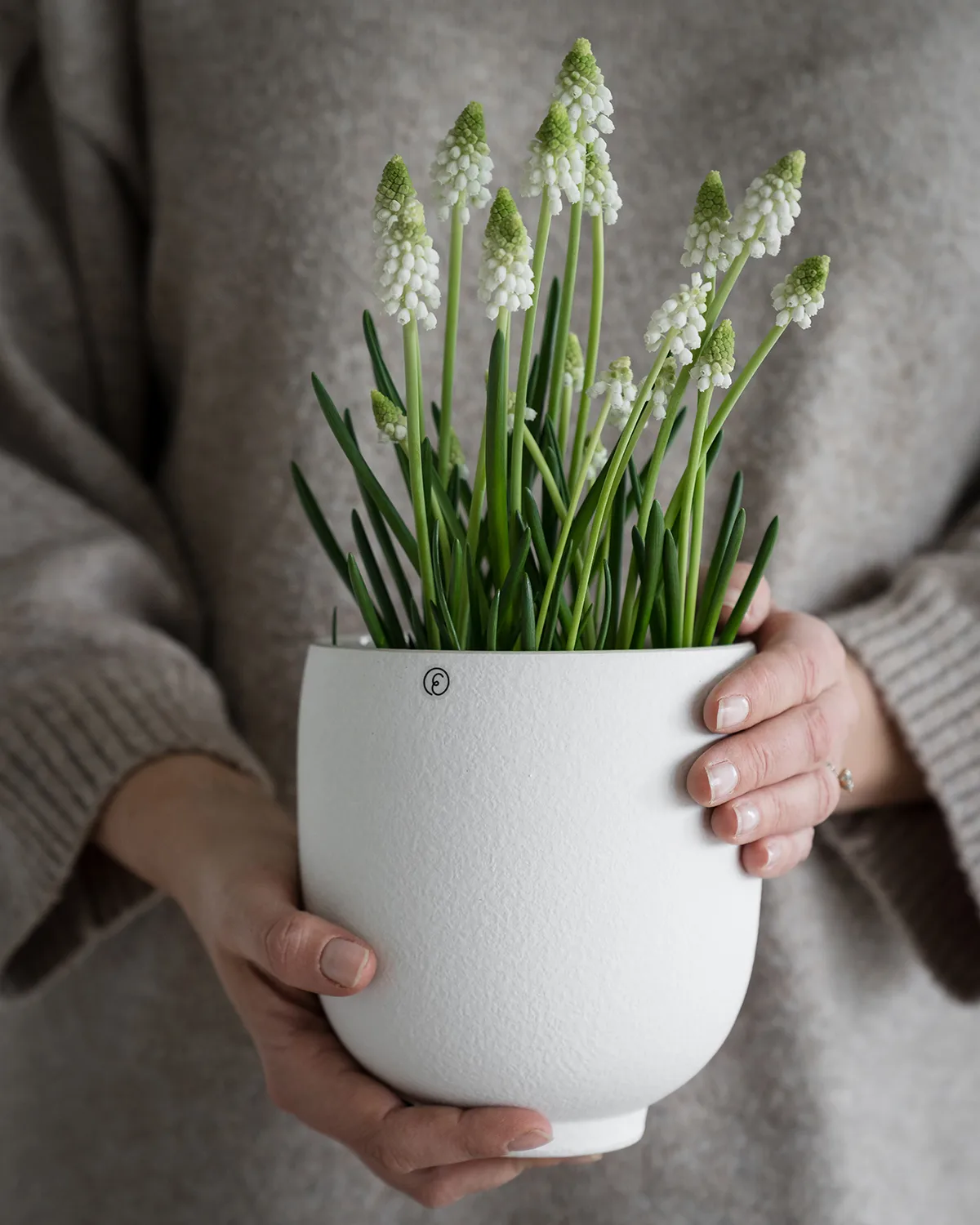 Ernst ruukku jalallinen luonnonvalkoinen, K 15 cm Ø 14 cm ERNST