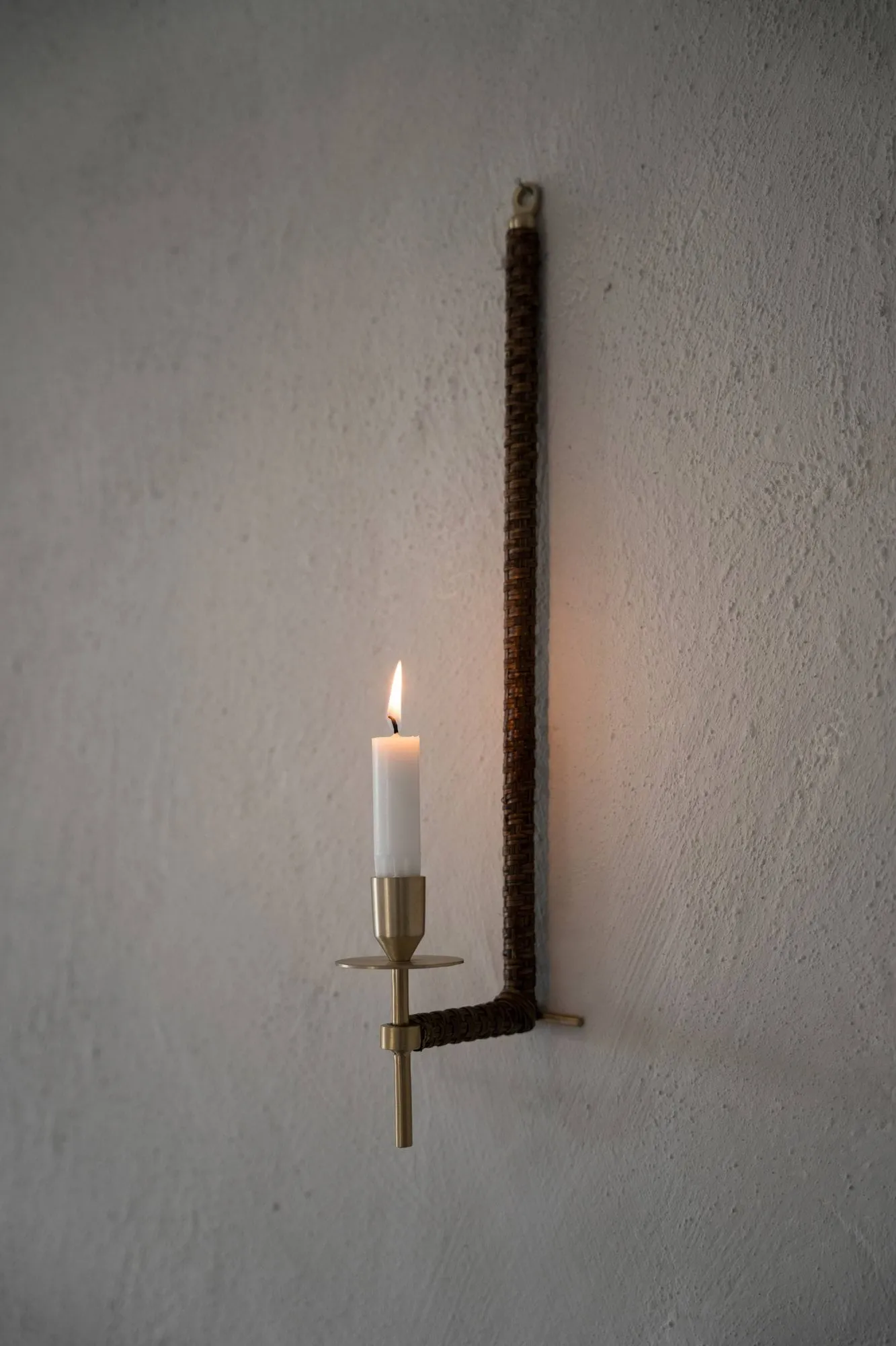 Ernst seinäkynttiläpidike punottu, Messinki, 47 cm ERNST