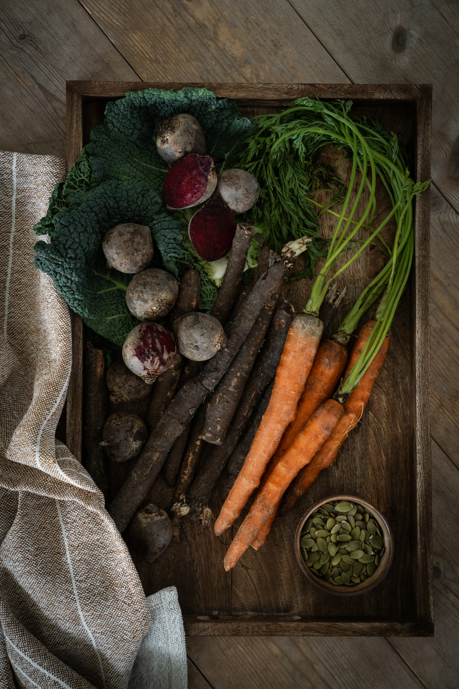 Ernst tarjoilualusta 30x45 cm, Tumma ruskea ERNST