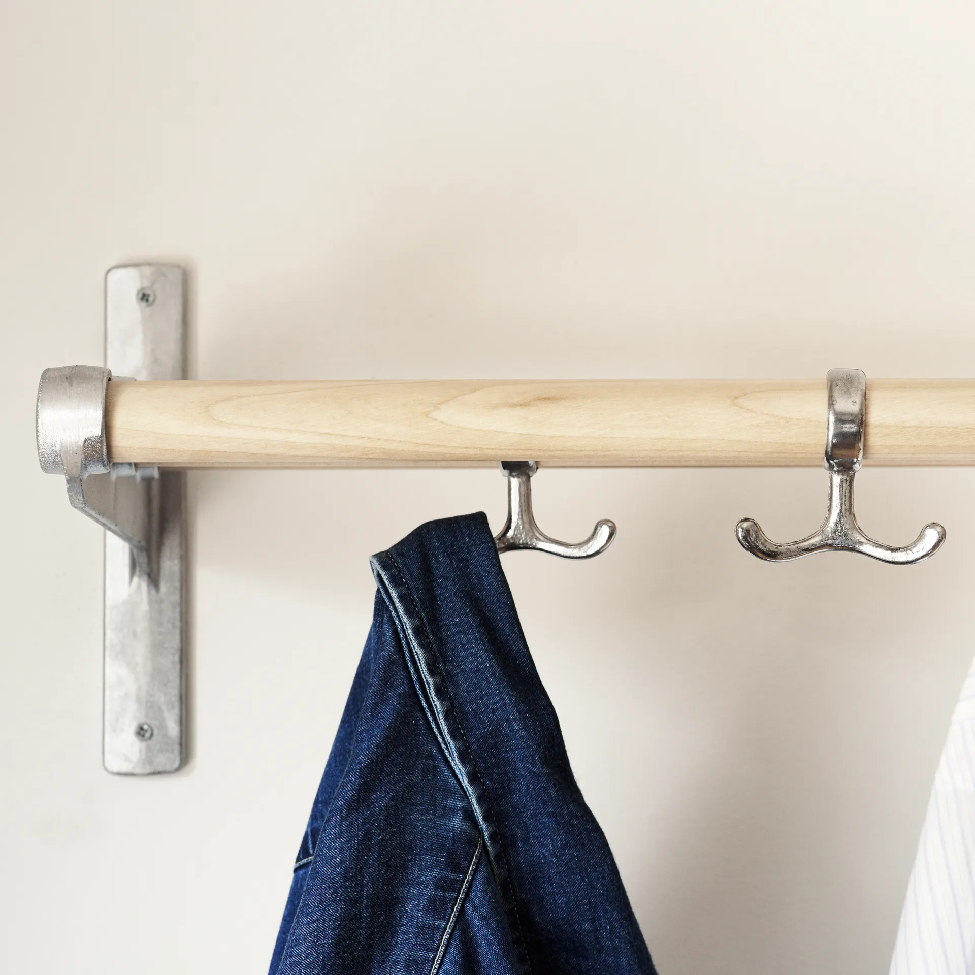 Nostalgi koukku 2-pakkaus, alumiini Essem Design