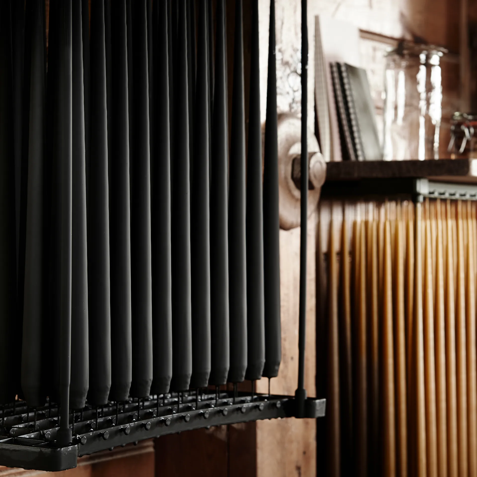 ester & erik -kynttilä, 4-pakkaus matta, raw black, 32 cm ester & erik