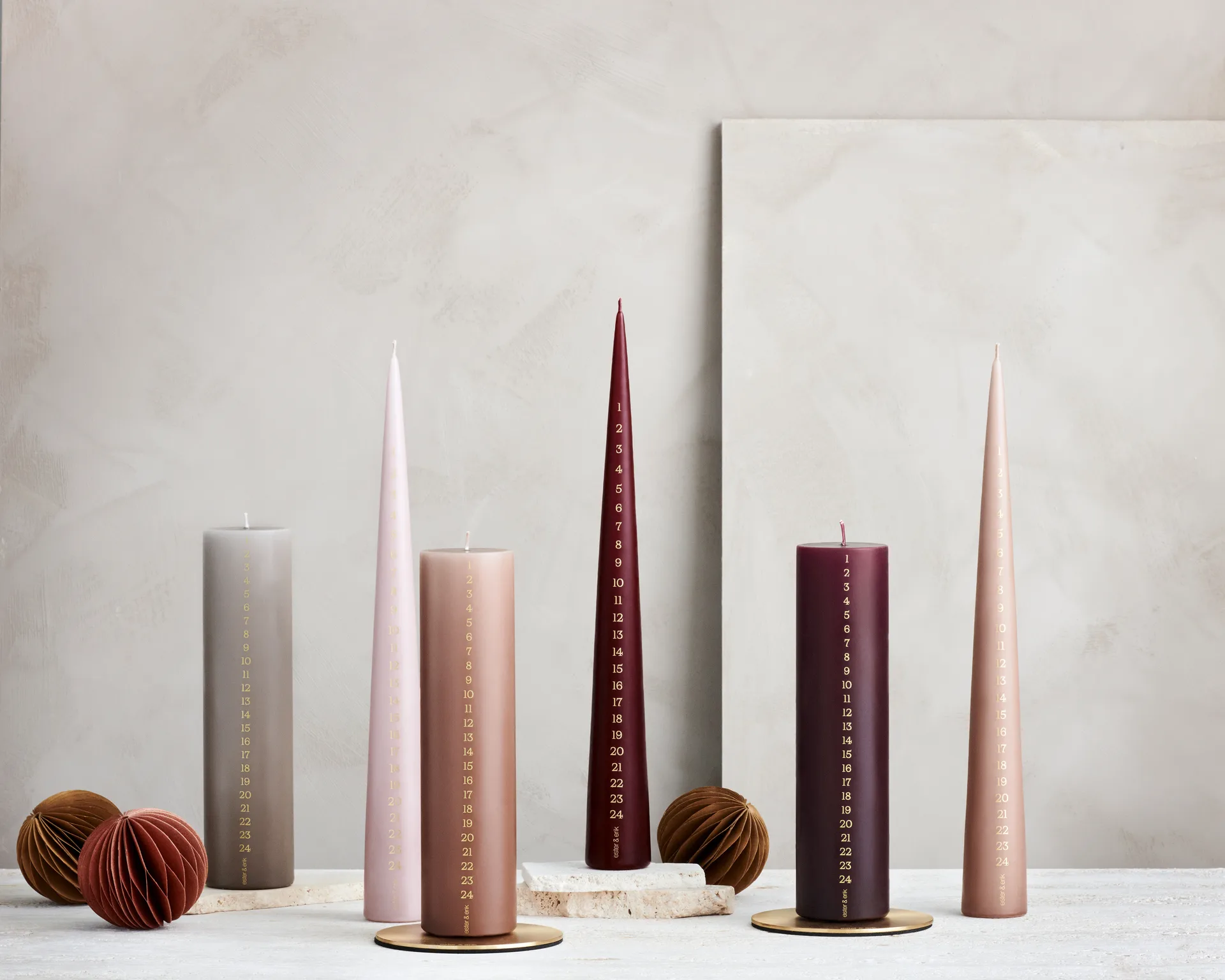 Ester & Erikin kynttiläkalenteri, 25 cm, 44/2 deep wine ester & erik