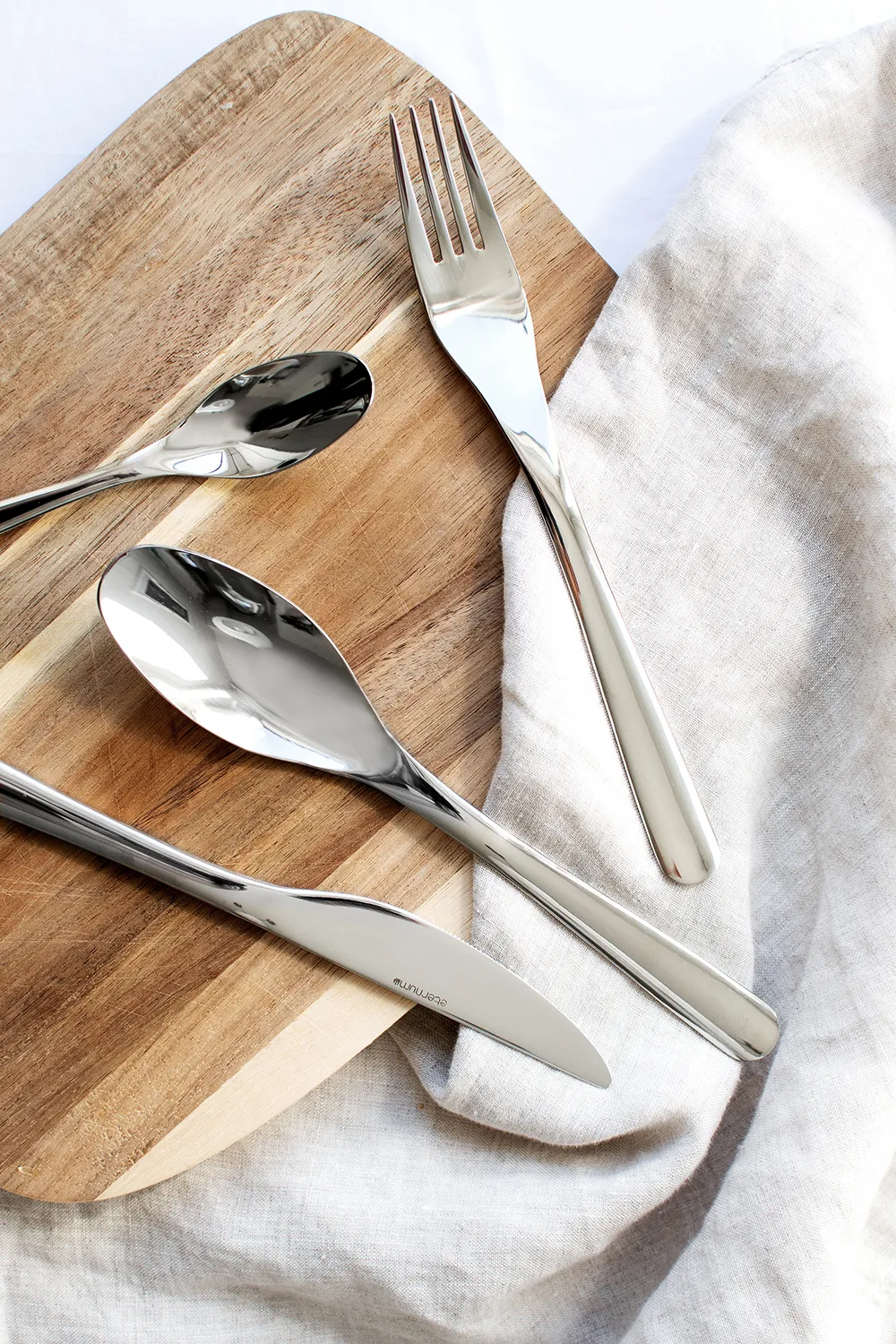 Eternum Alfa aterinsetti 24 osaa, Ruostumaton teräs Eternum