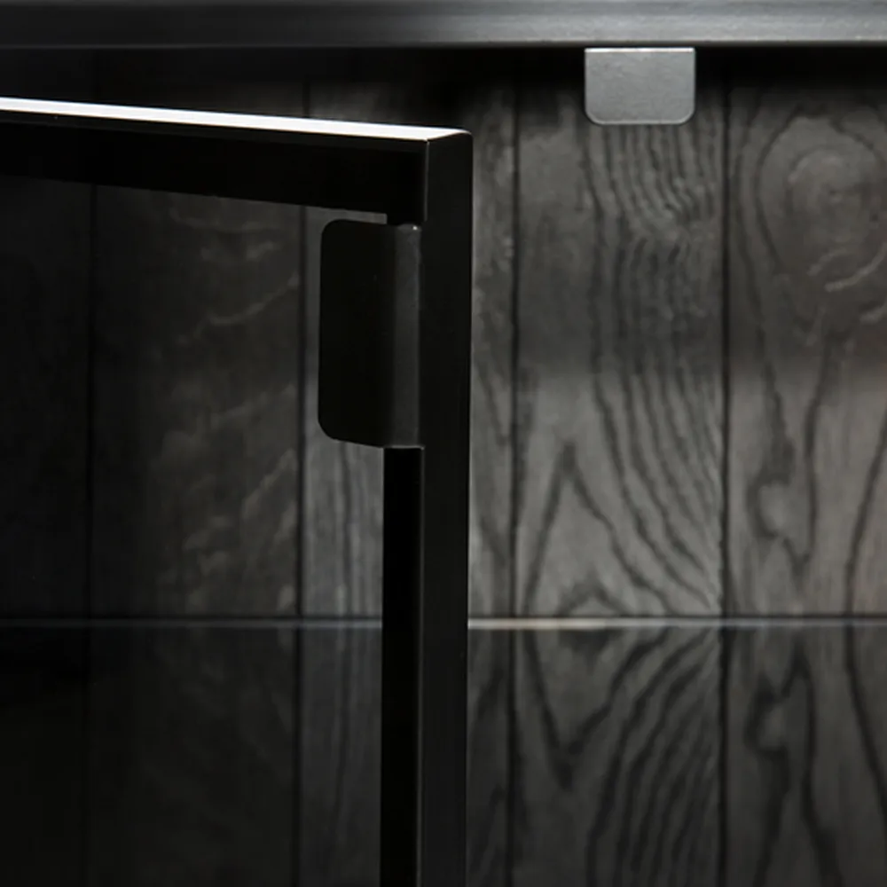 Anders High -vitriinikaappi, Musta 2 lasiovea-Metalli Ethnicraft