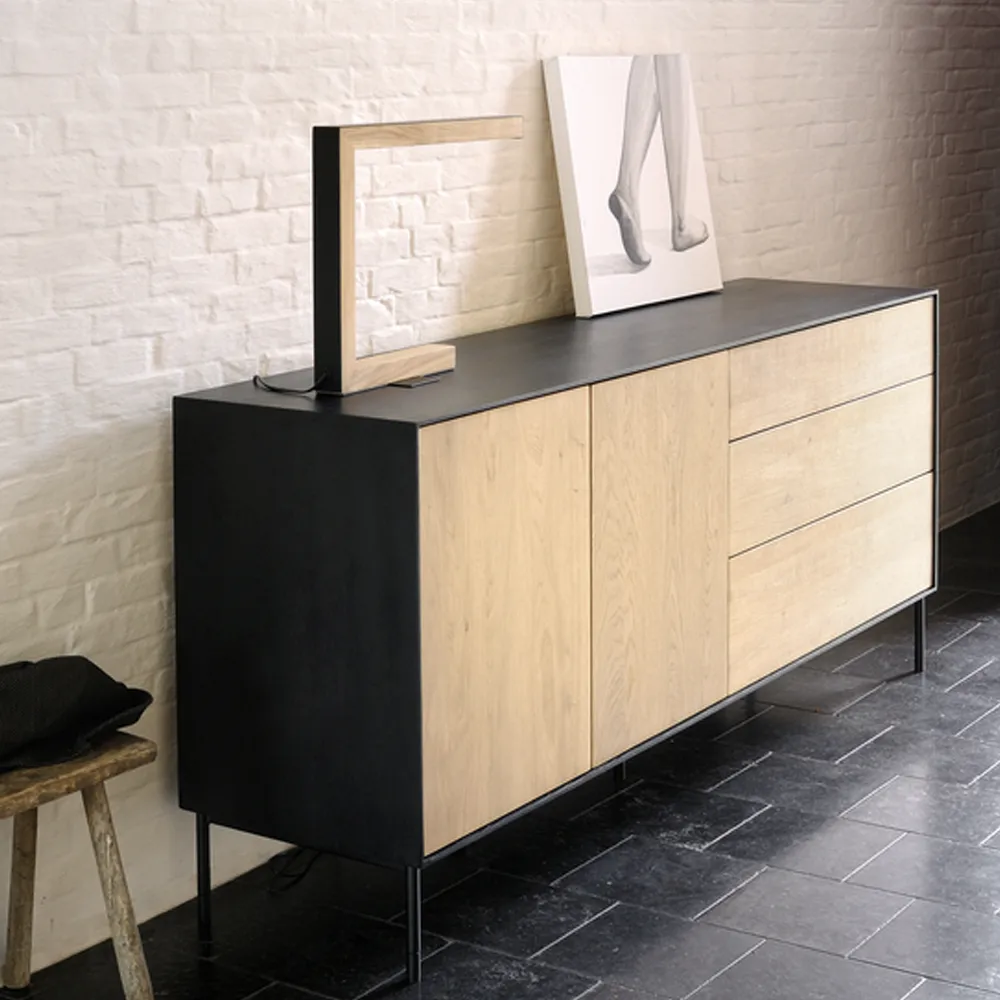 Blackbird sideboard, Musta tammi 2 ovea 3 laatikkoa Ethnicraft