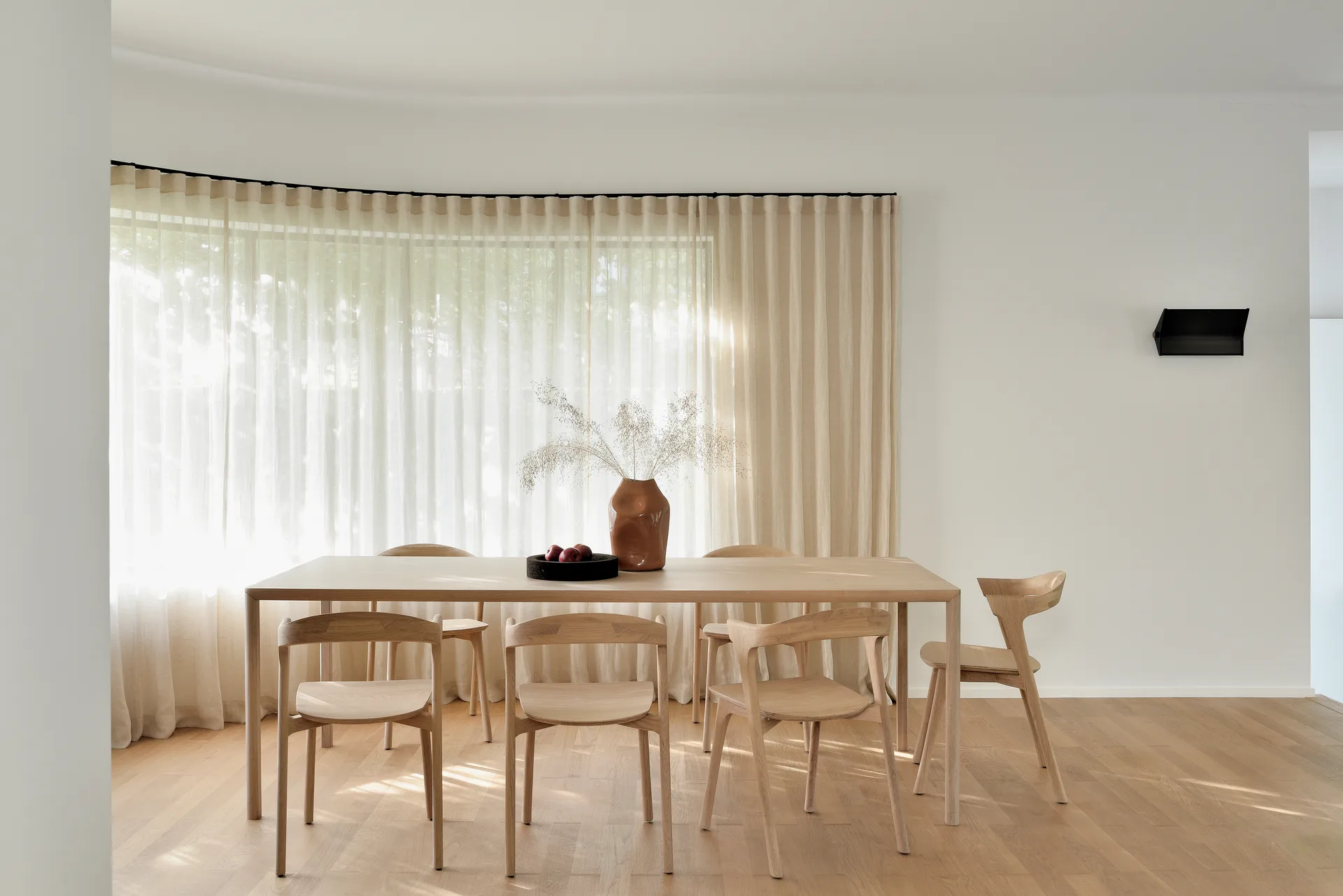 Bok ruokapöytä 200x95 cm, Hardwax oiled oak Ethnicraft