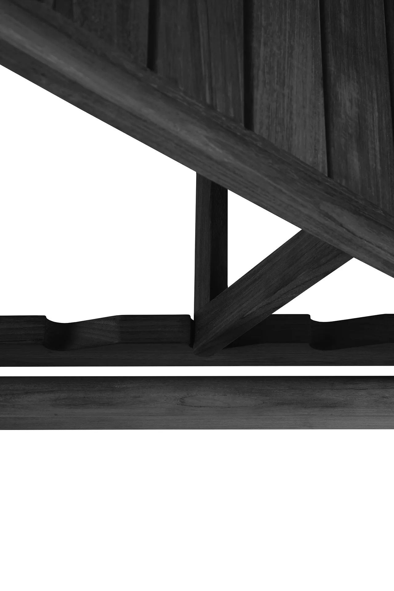 Jack outdoor -aurinkovuode mustaksi petsattu tiikki, Ei sisällä tyynyä Ethnicraft