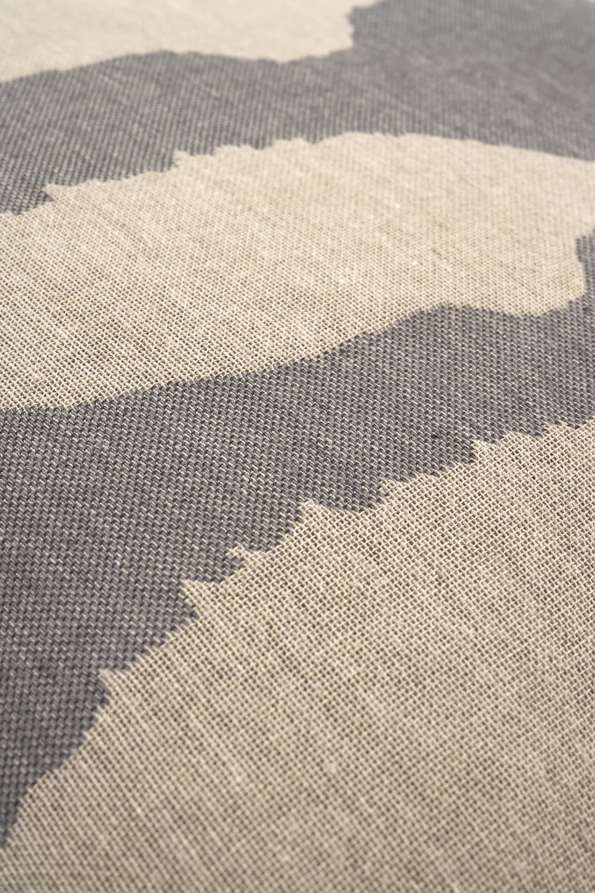 Layered Dots -tyyny, 50 x 50 cm Ethnicraft