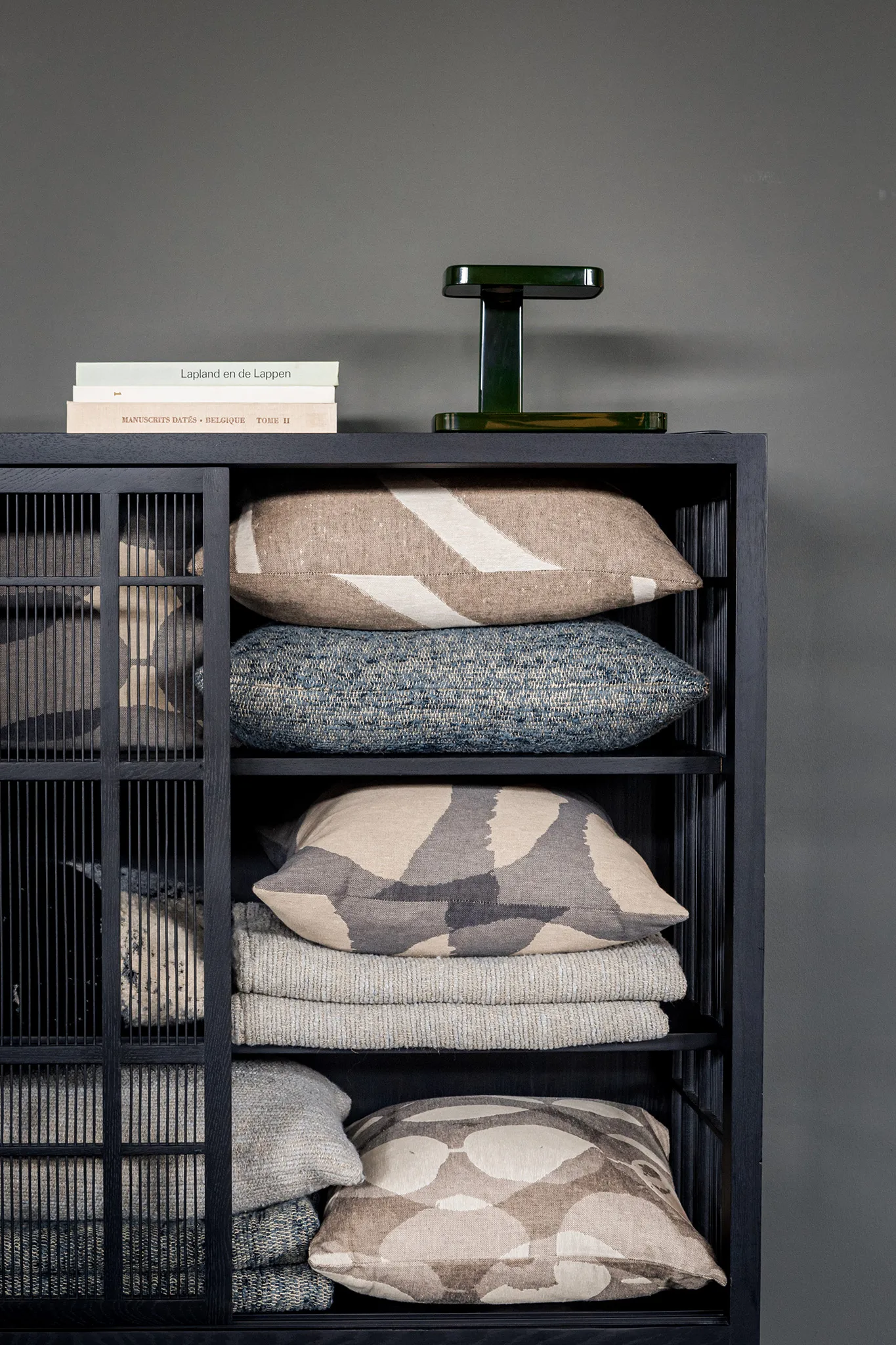 Layered Dots -tyyny, 50 x 50 cm Ethnicraft