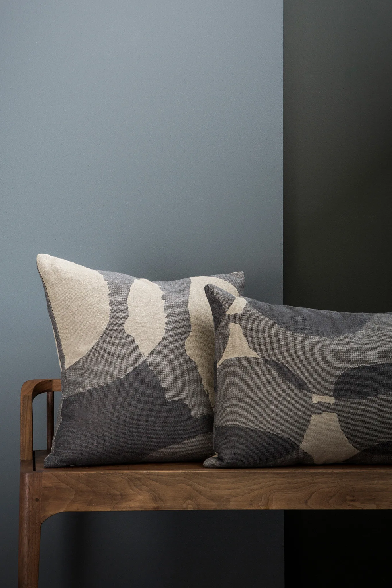 Layered Dots -tyyny, 50 x 50 cm Ethnicraft