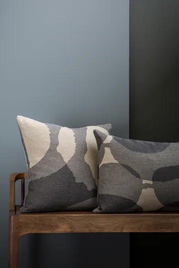 Layered Dots -tyyny - 50 x 50 cm - Ethnicraft