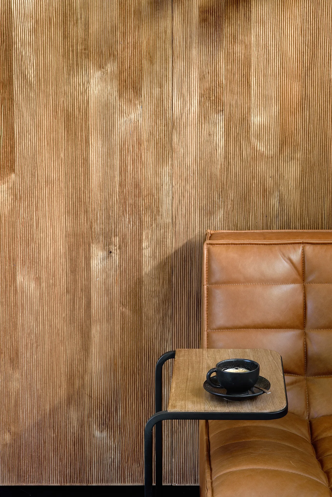 N701 nojatuoli, Nahka old saddle Ethnicraft