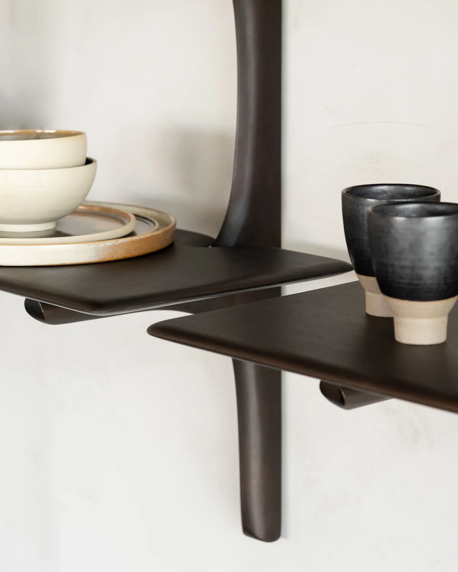 PI Seinähylly, Lakattu mahonki-3 hyllytasoa Ethnicraft