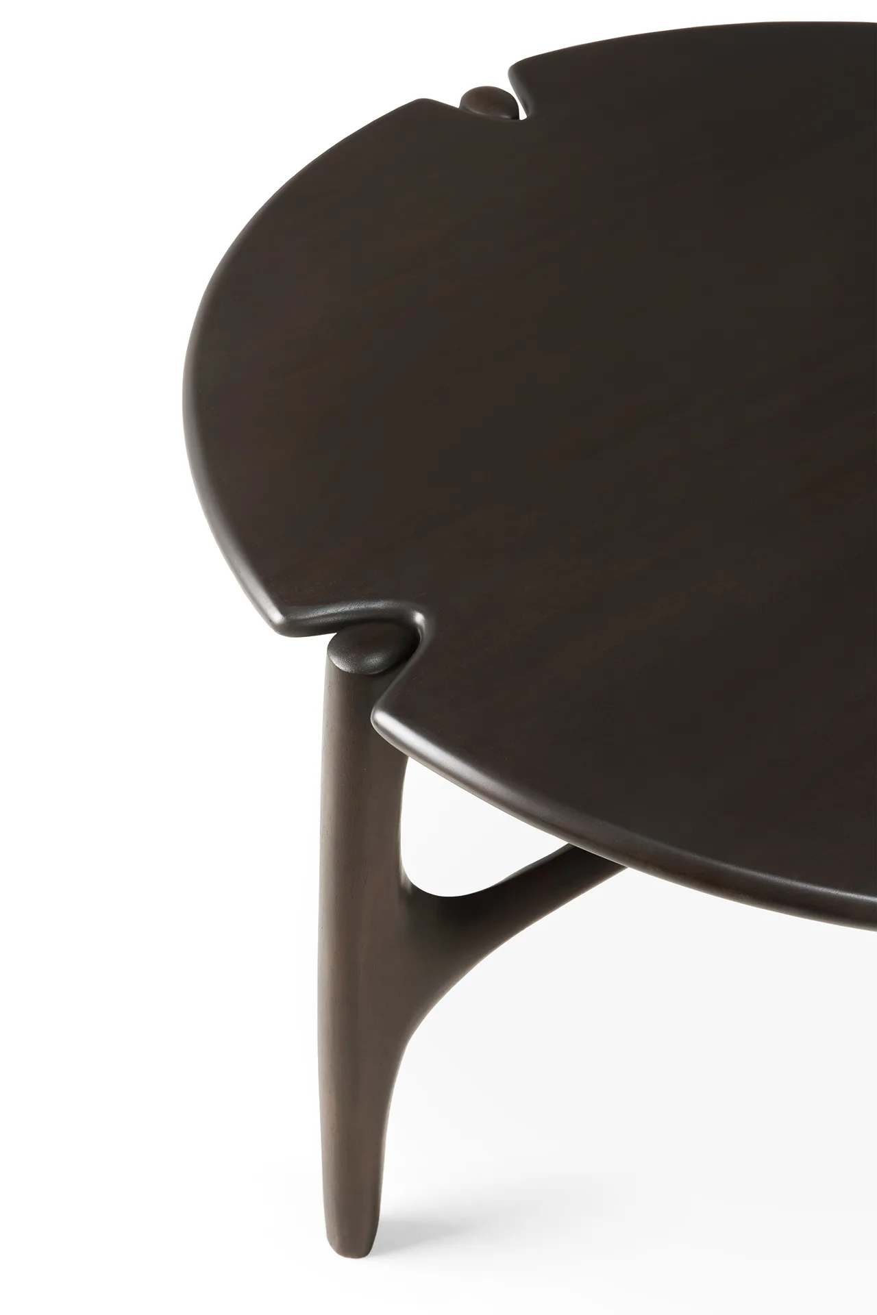 PI Sohvapöytä Ø65 cm, Lakattu mahonki Ethnicraft