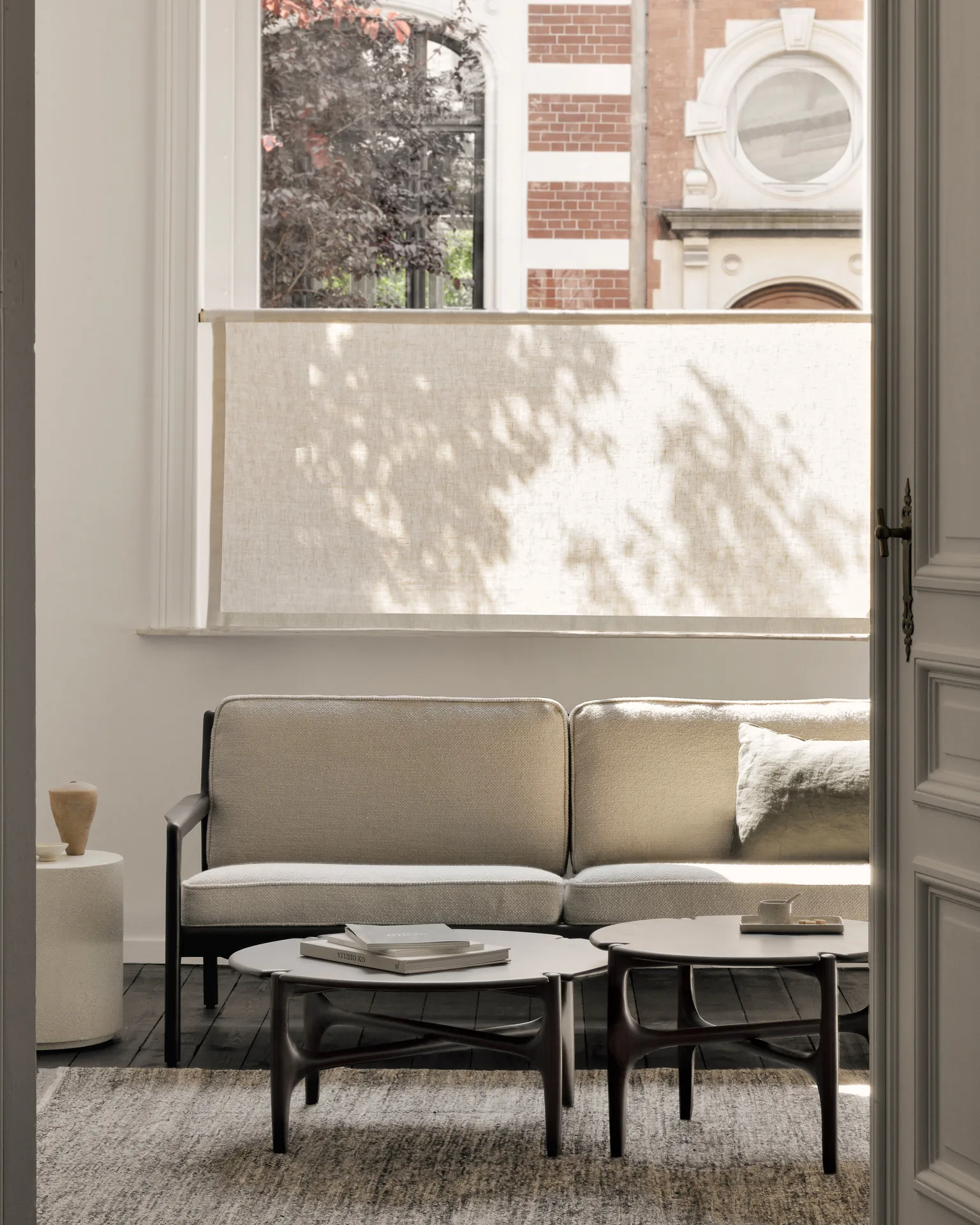 PI Sohvapöytä Ø65 cm, Lakattu mahonki Ethnicraft