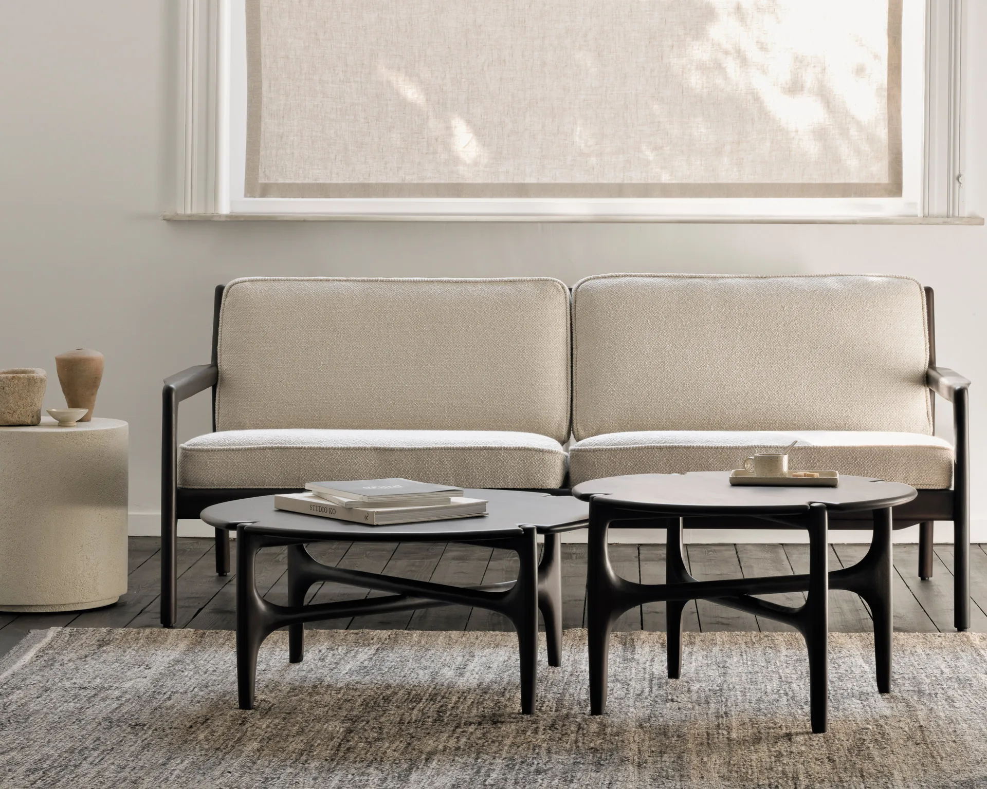 PI Sohvapöytä Ø65 cm, Lakattu mahonki Ethnicraft