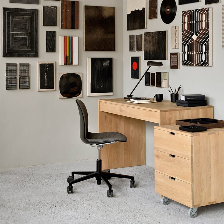 RMB Noor -toimistotuoli - Musta käsinojalla 73 x 67 cm - Ethnicraft