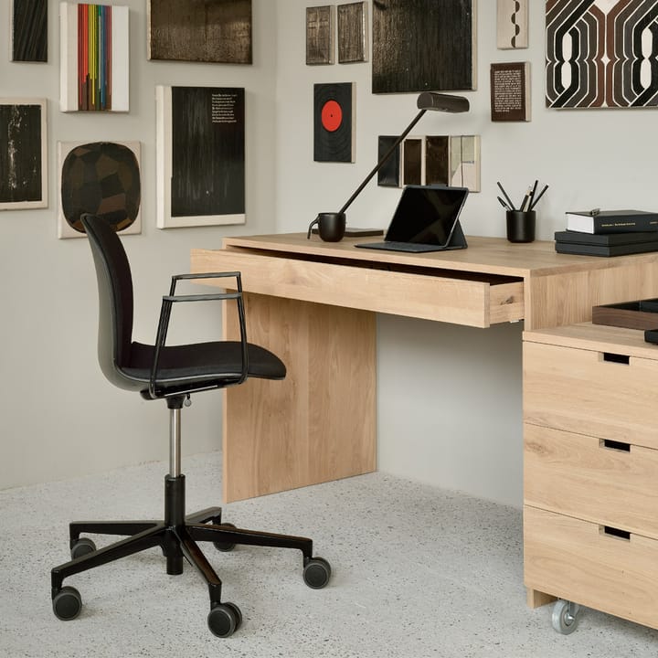 RMB Noor -toimistotuoli - Musta käsinojalla 73 x 67 cm - Ethnicraft