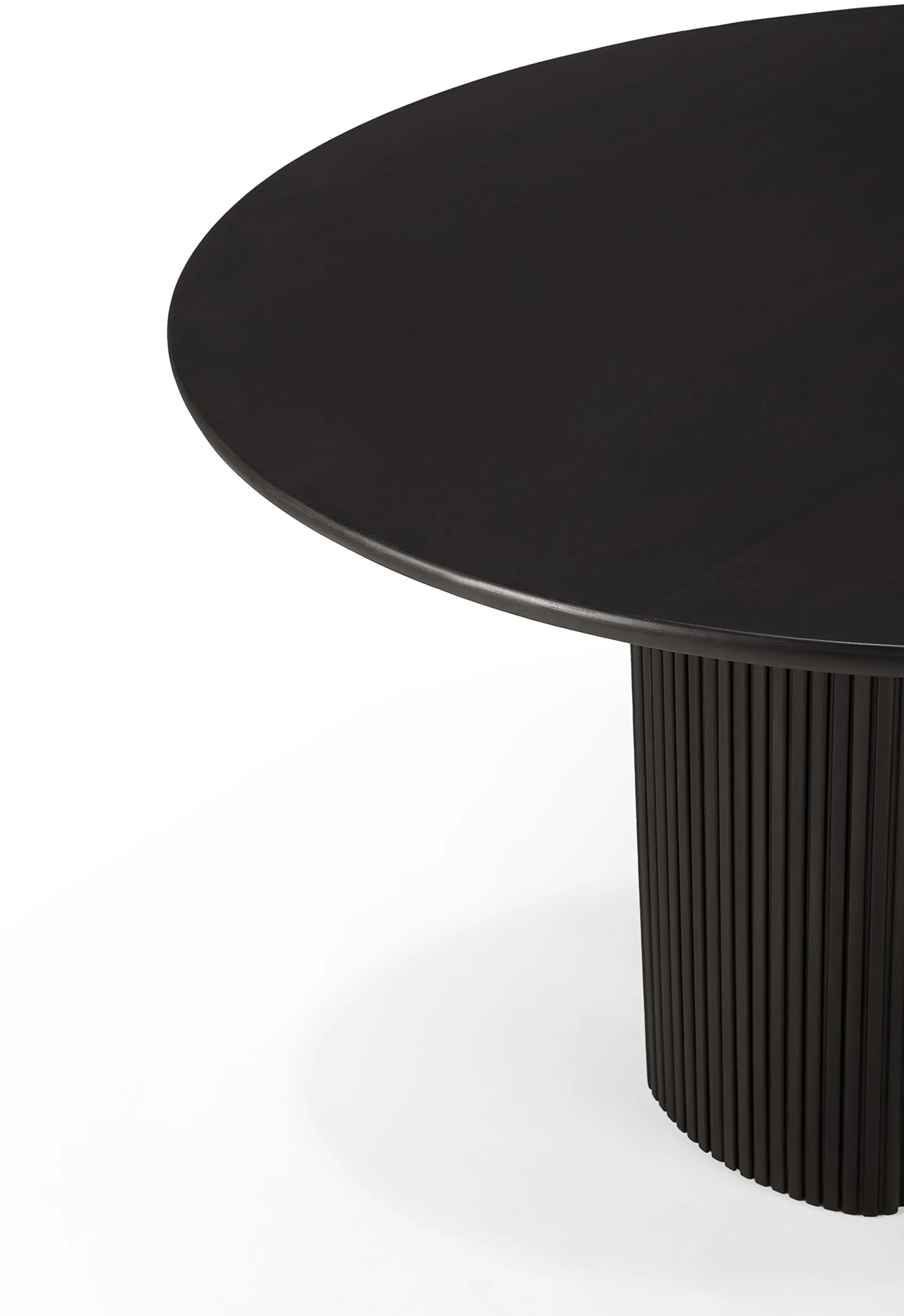 Roller Max -ruokapöytä Ø 150 cm, Tummanruskeaksi petsattu mahonki Ethnicraft