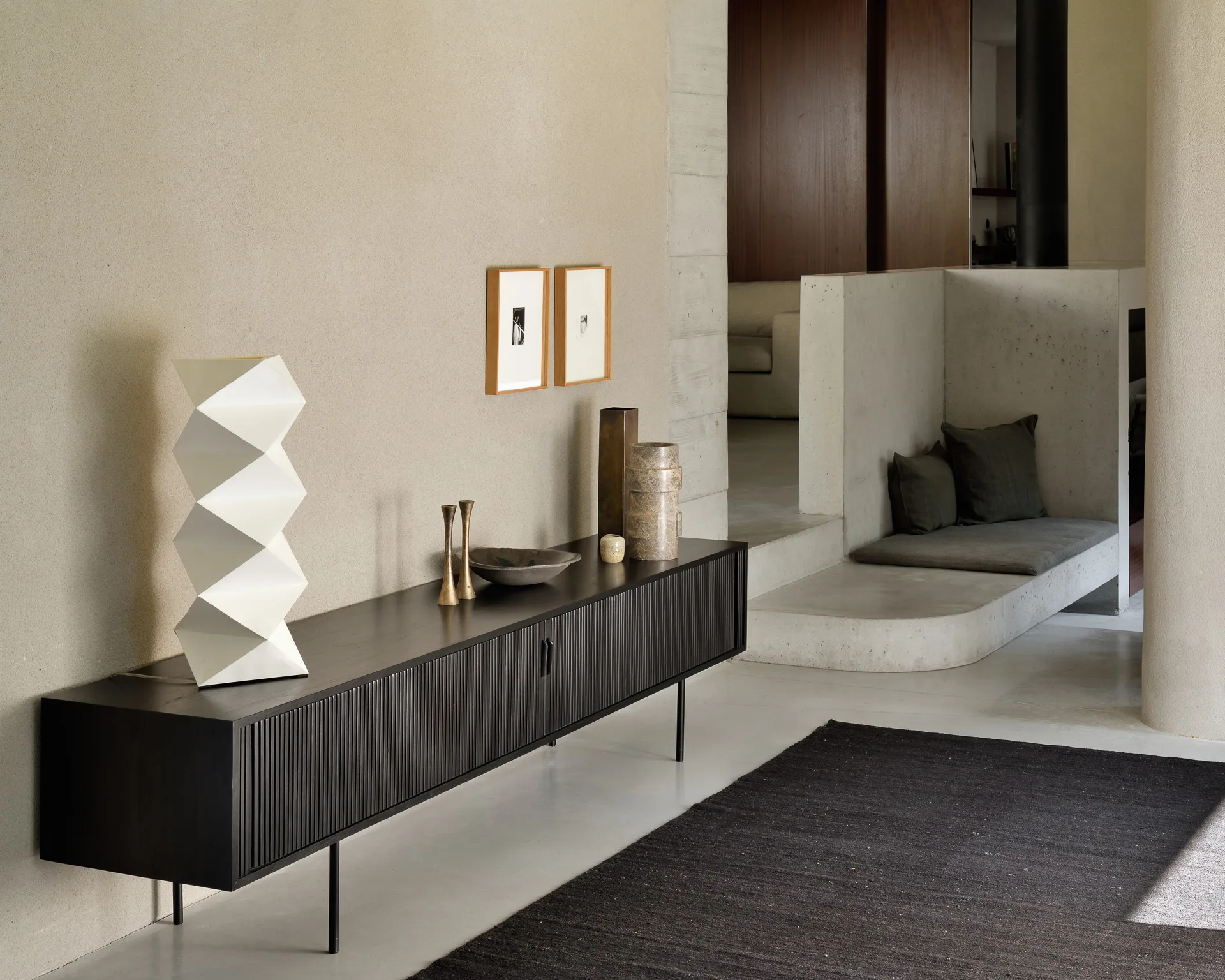 Roller Max TV-taso, Lakattu tiikki-musta-2 ovea Ethnicraft