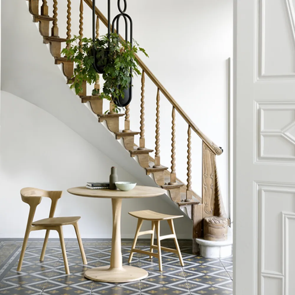 Torsion ruokapöytä, Valkopigmentoitu kovavahalla öljytty tammi, Ø127 cm Ethnicraft