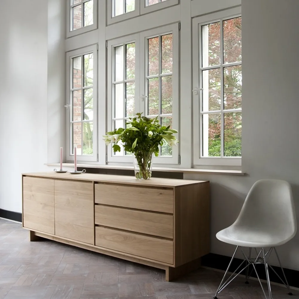 Wave sivupöytä, Vahaöljytty tammi 2 ovea 3 laatikkoa Ethnicraft